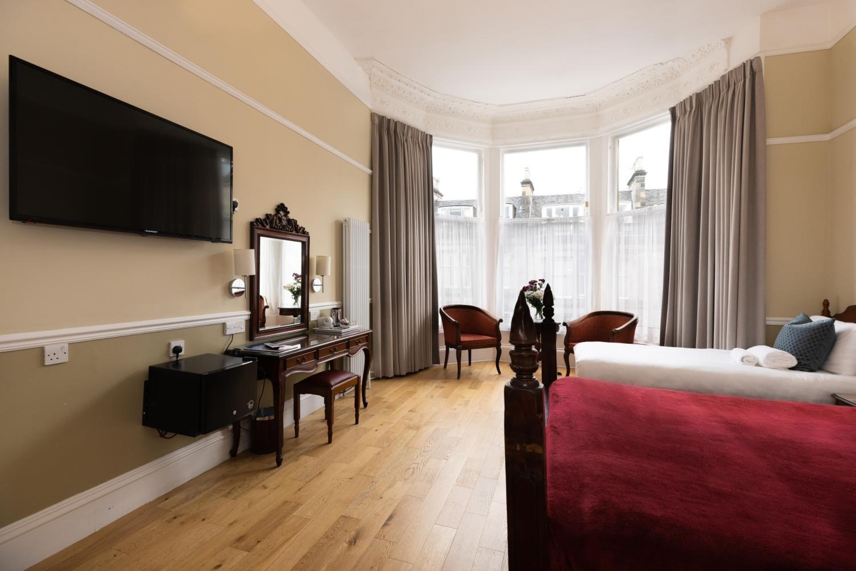 Quadruple Room - Photo 9