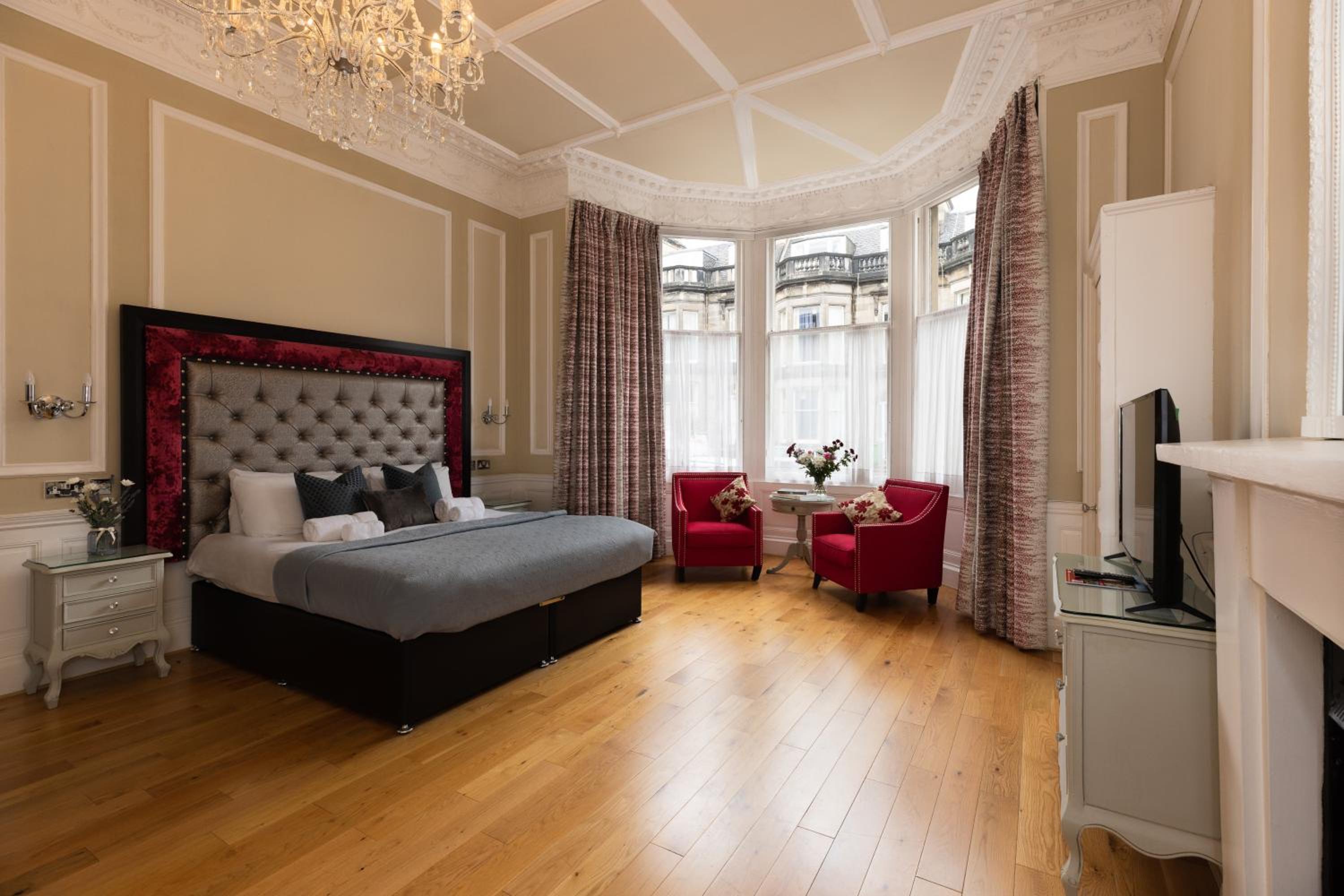 Deluxe Double Room - Photo 13