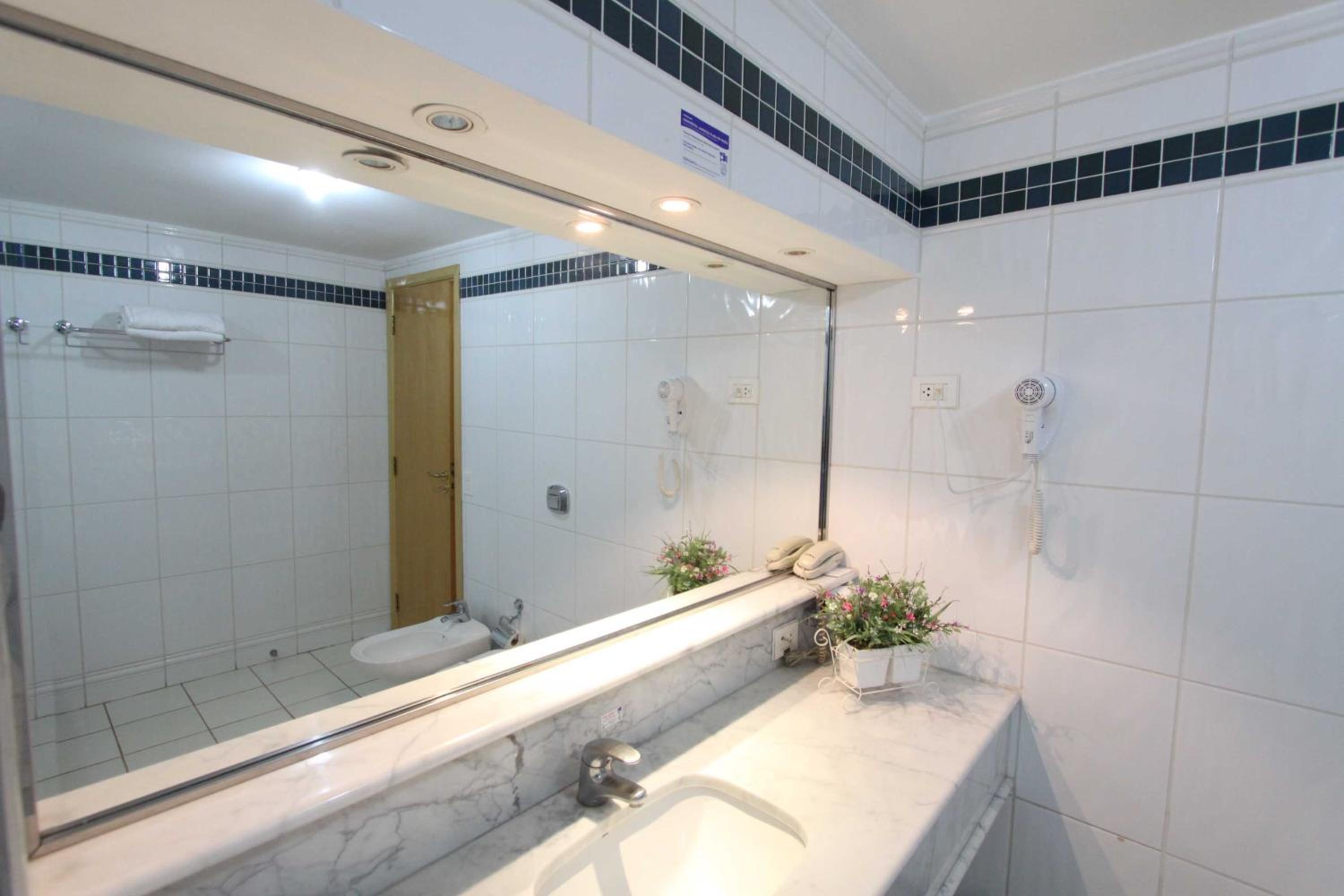 Executive Suite photo 2