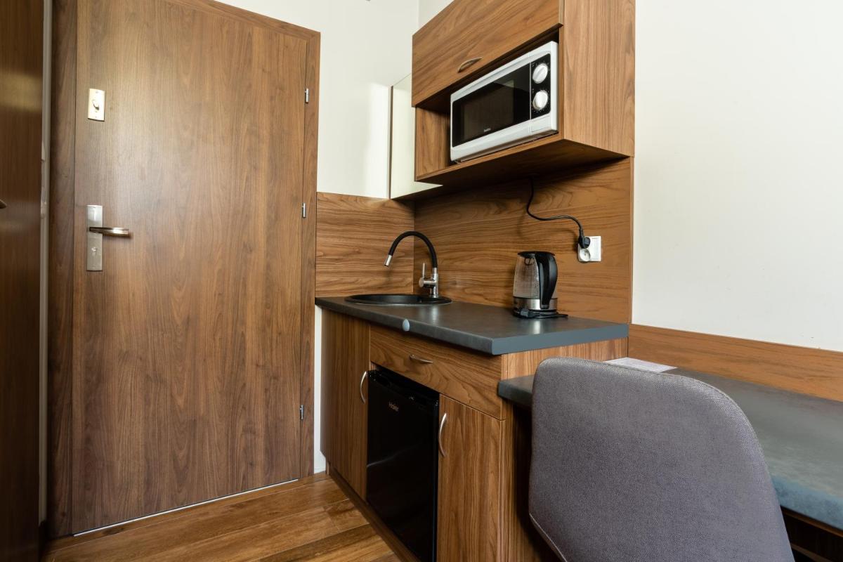 Single Room photo 3