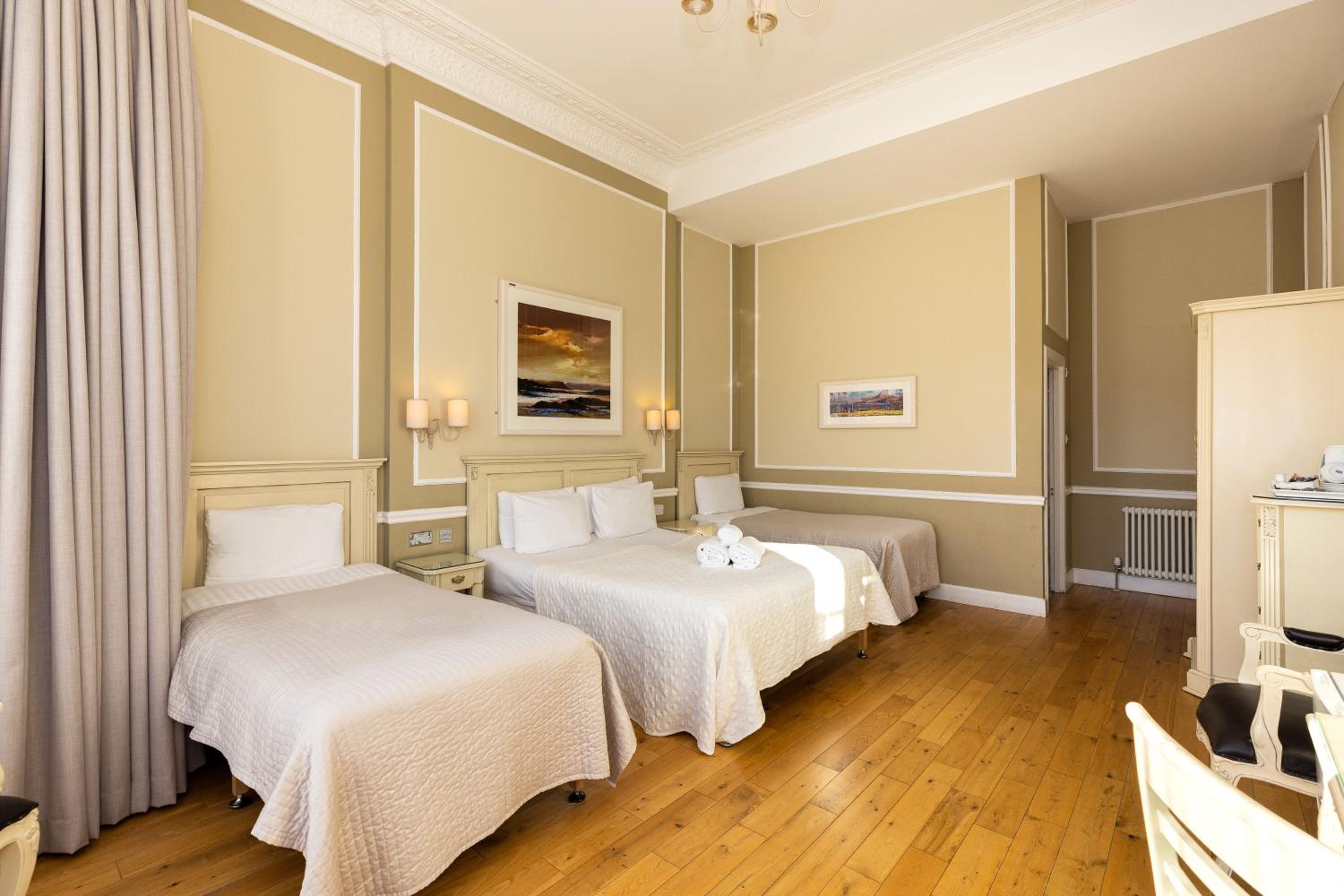 Quadruple Room - Photo 10