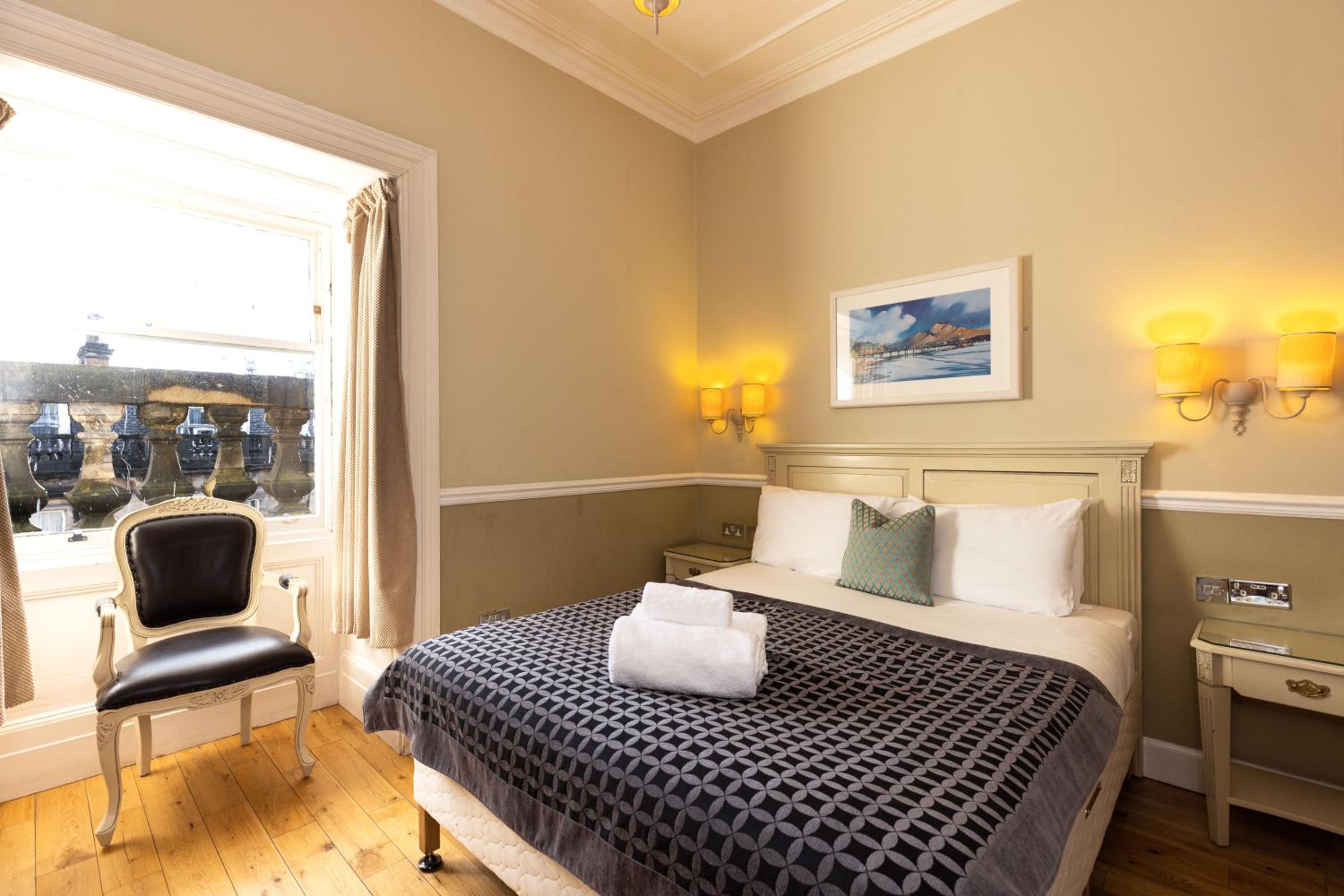 Small Double Room - Photo 6
