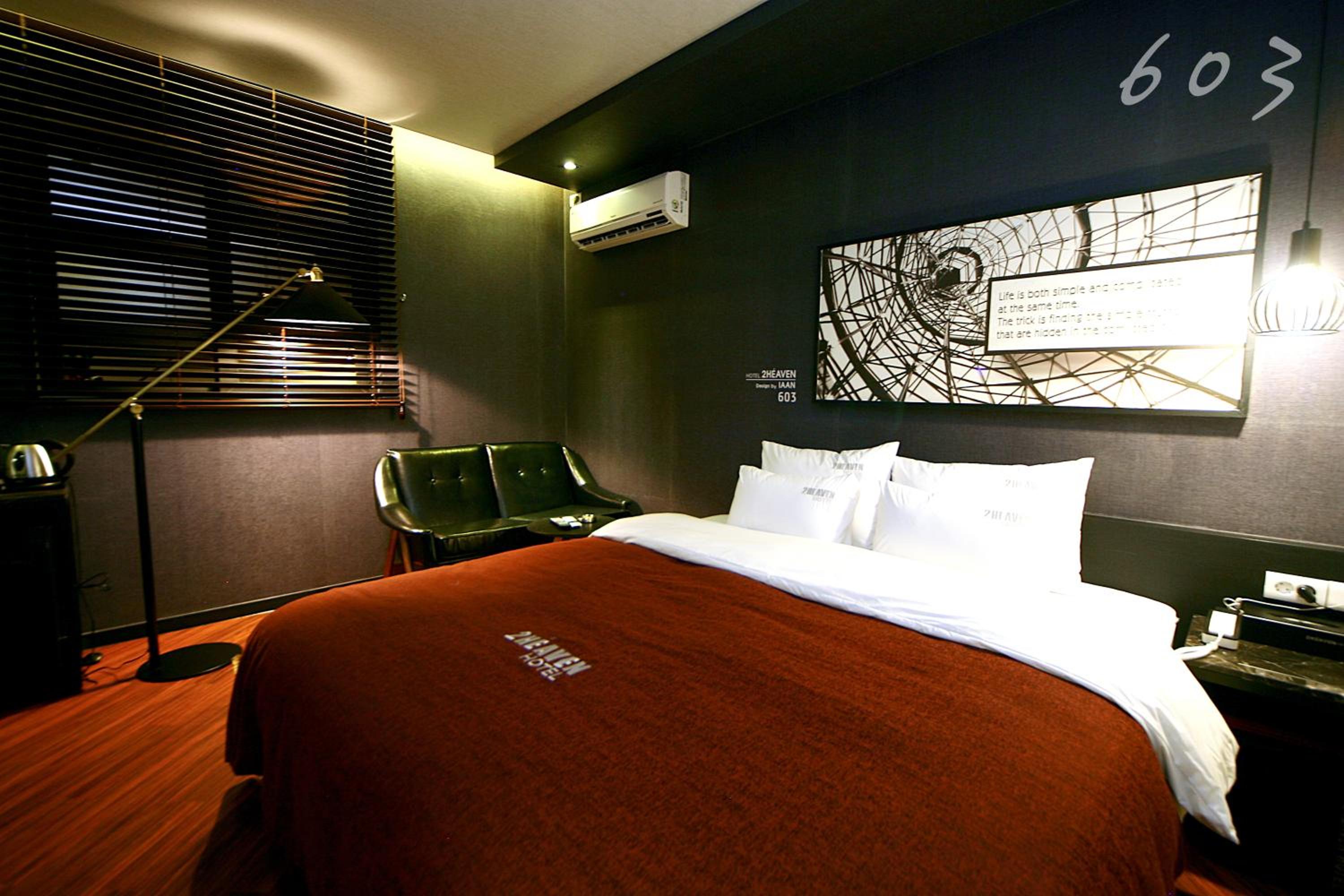 Standard Double Room - Photo 10