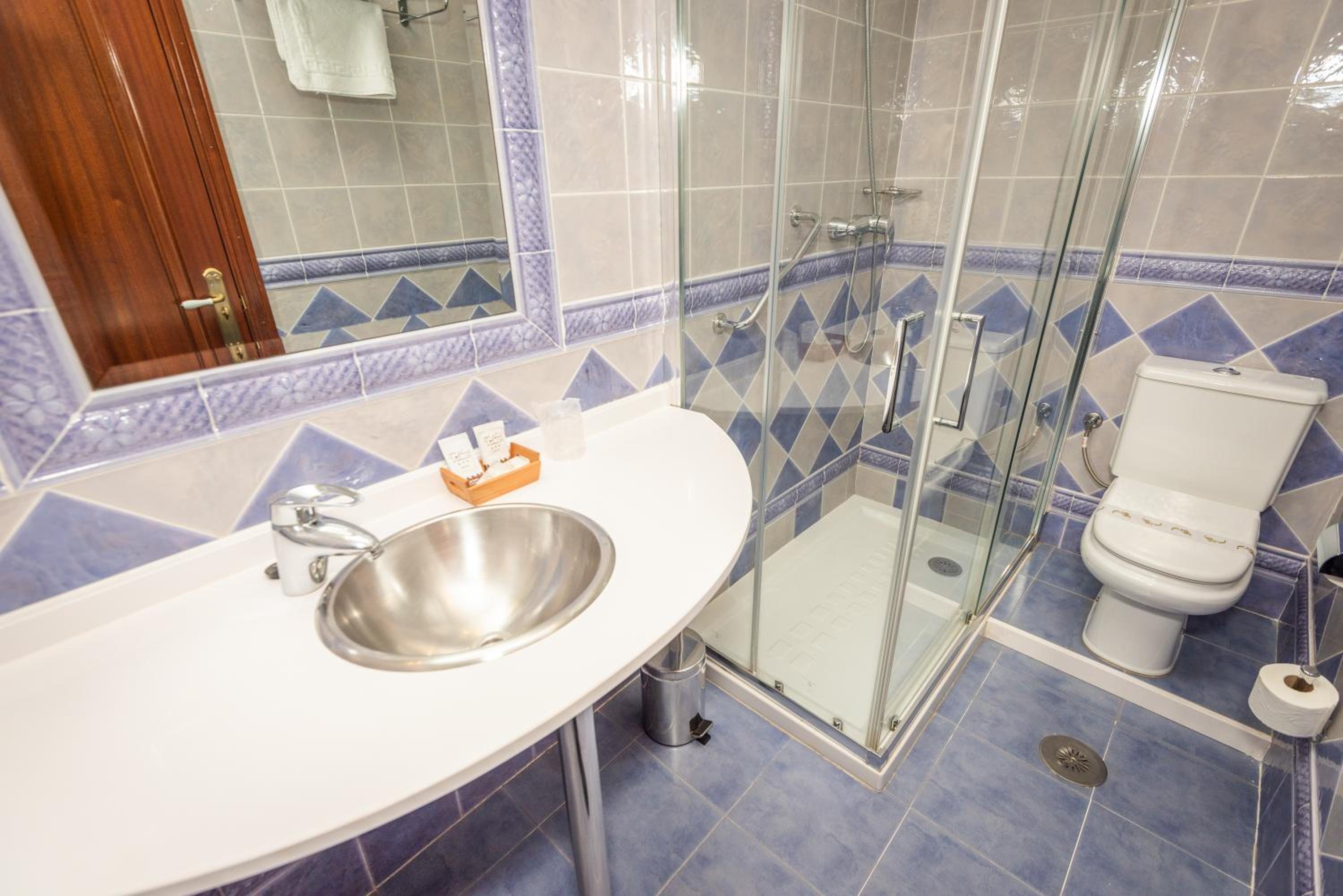 Double or Twin Room photo 3