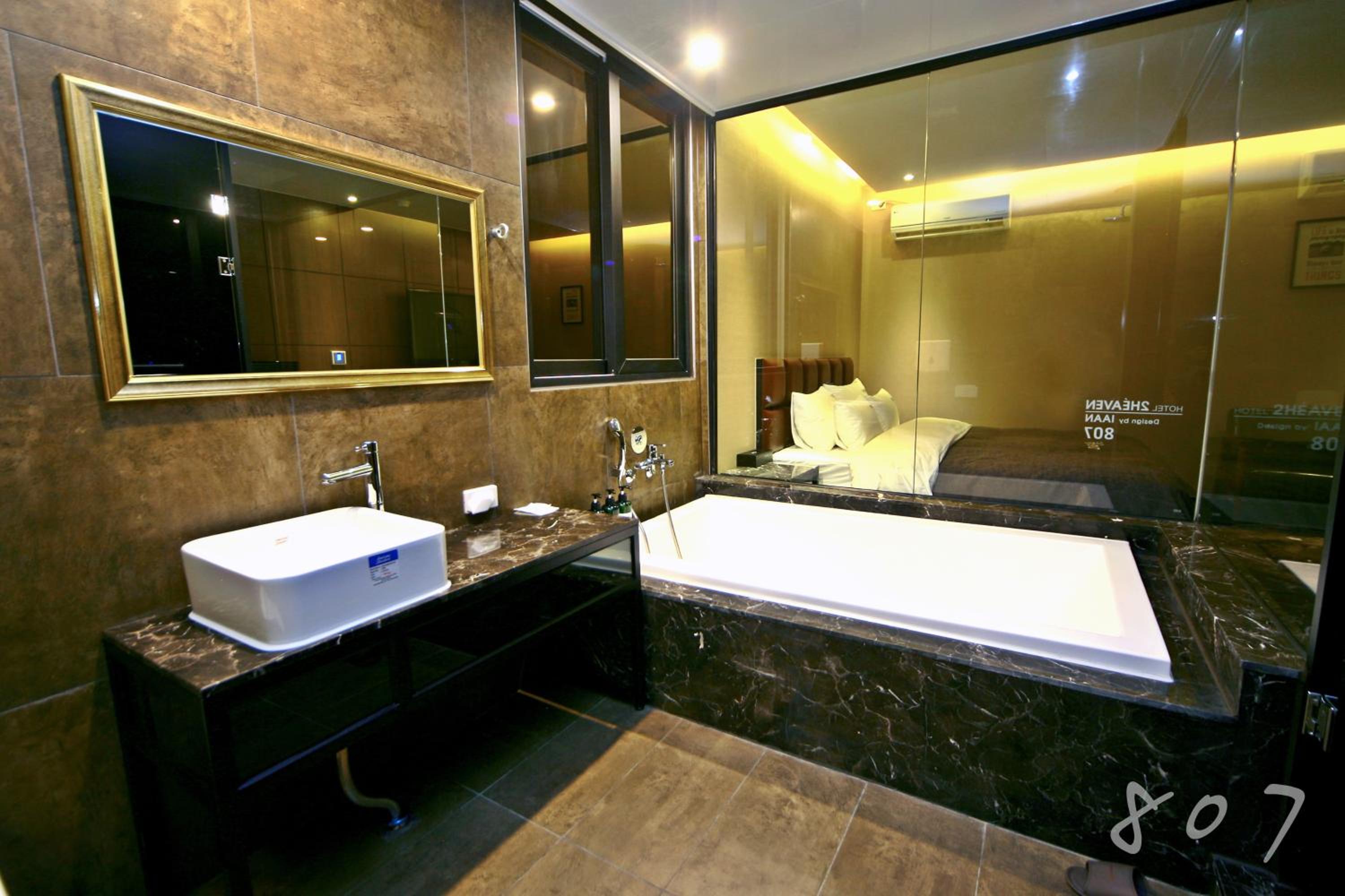 Standard Double Room - Photo 2