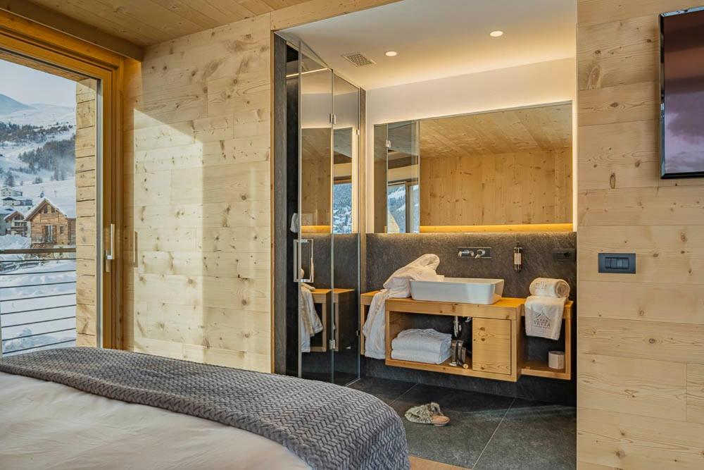 Deluxe Double or Twin Room - Photo 6