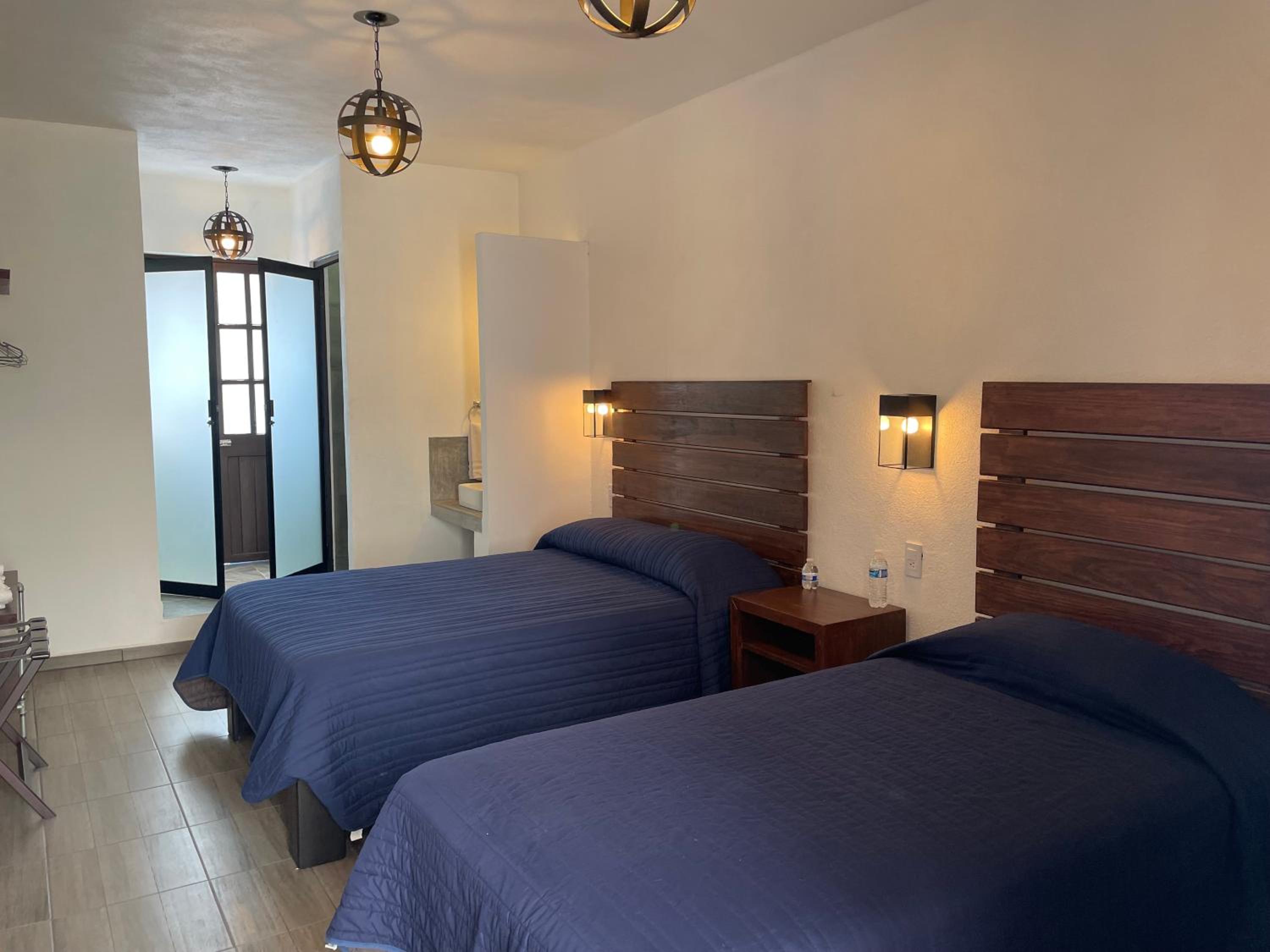 Standard Twin Room photo 3
