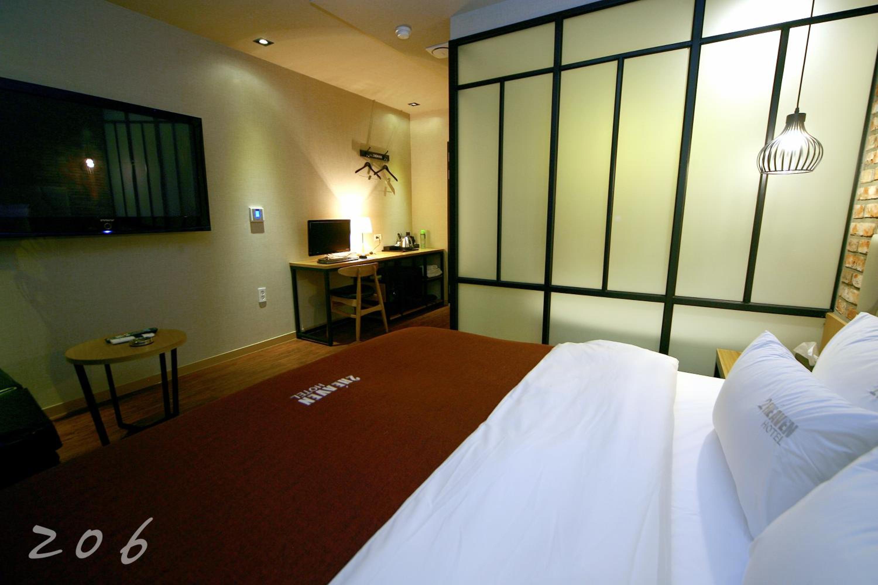 Standard Twin Room - Photo 5