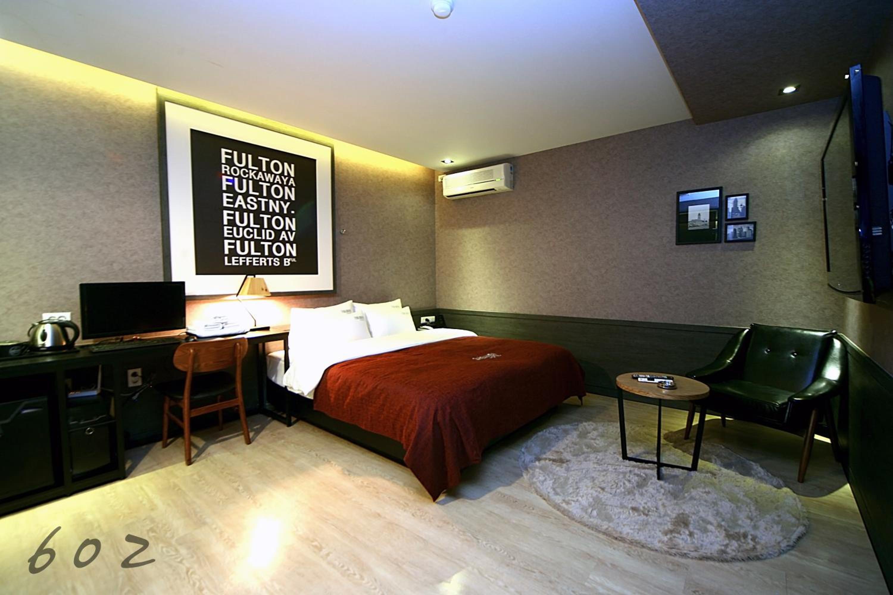 Standard Double Room - Photo 12