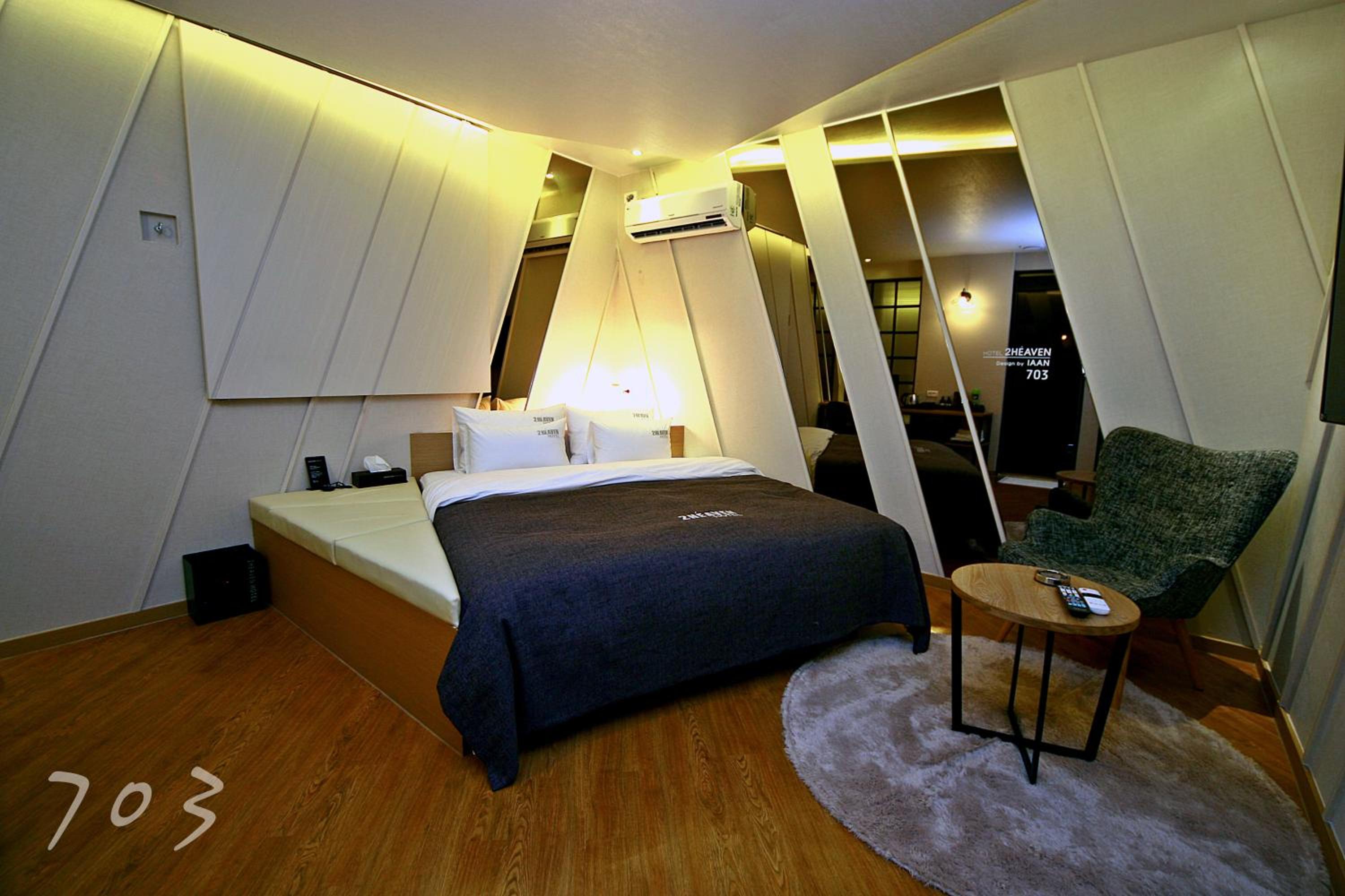 Standard Double Room - Photo 11