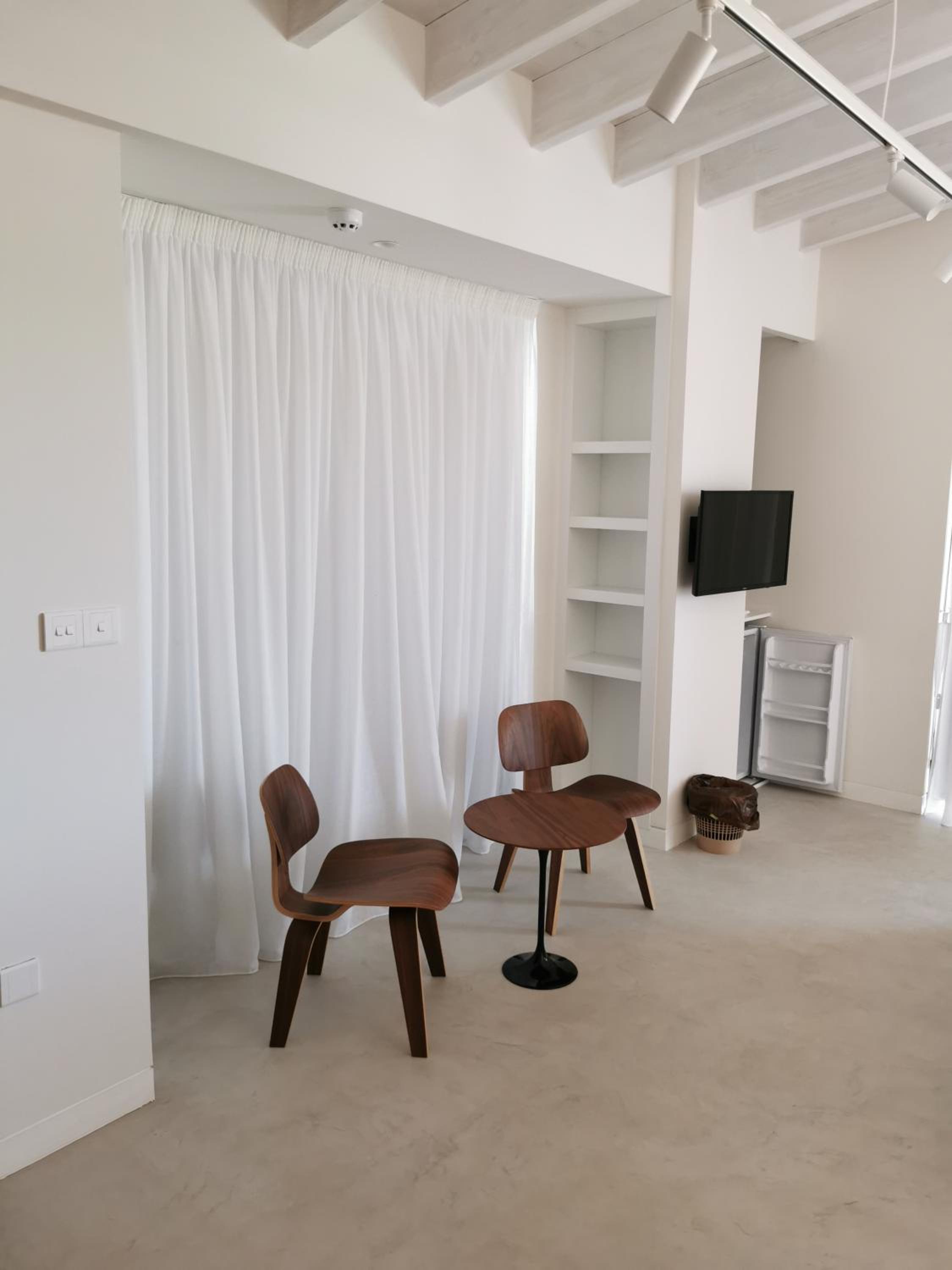 Deluxe Suite with Sea View - Photo 16