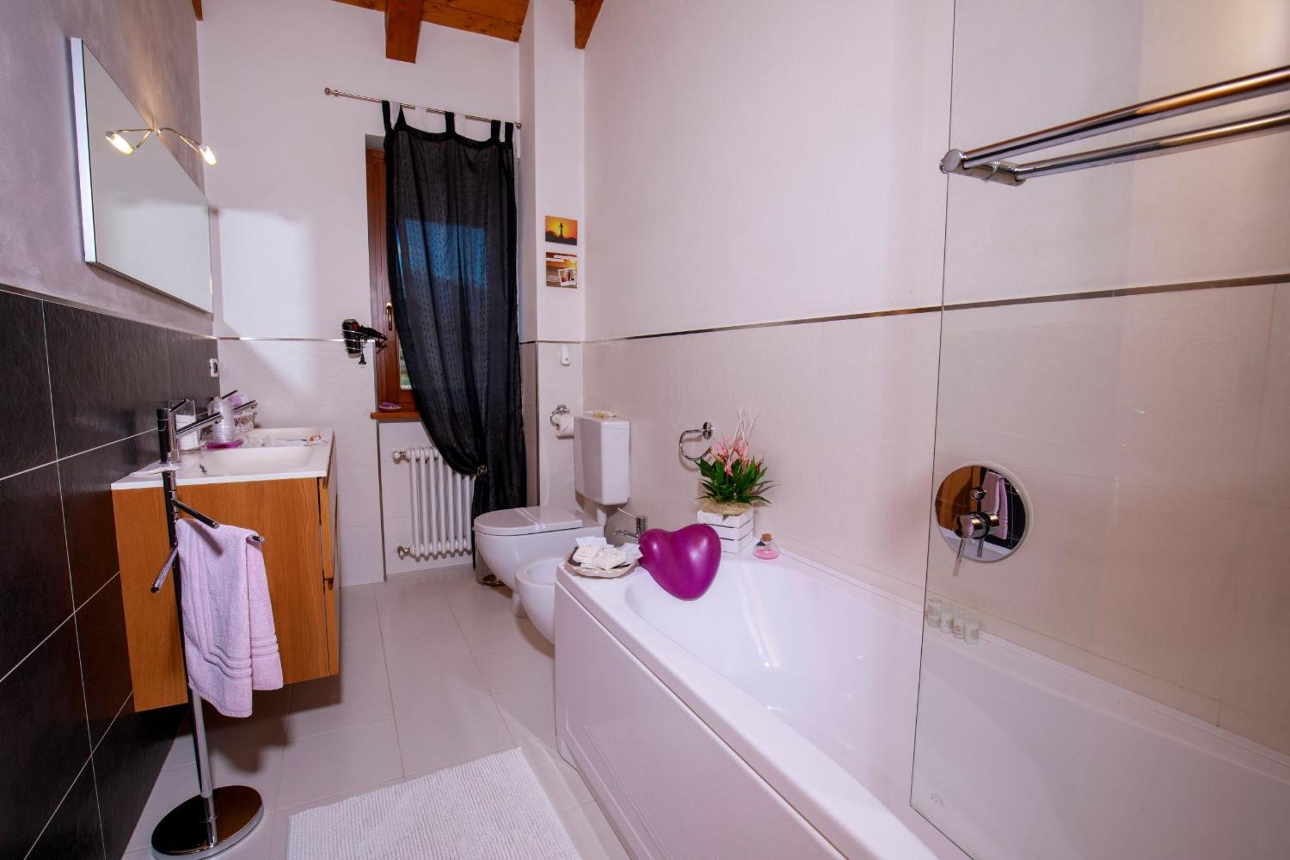 Superior Double or Twin Room - Photo 7