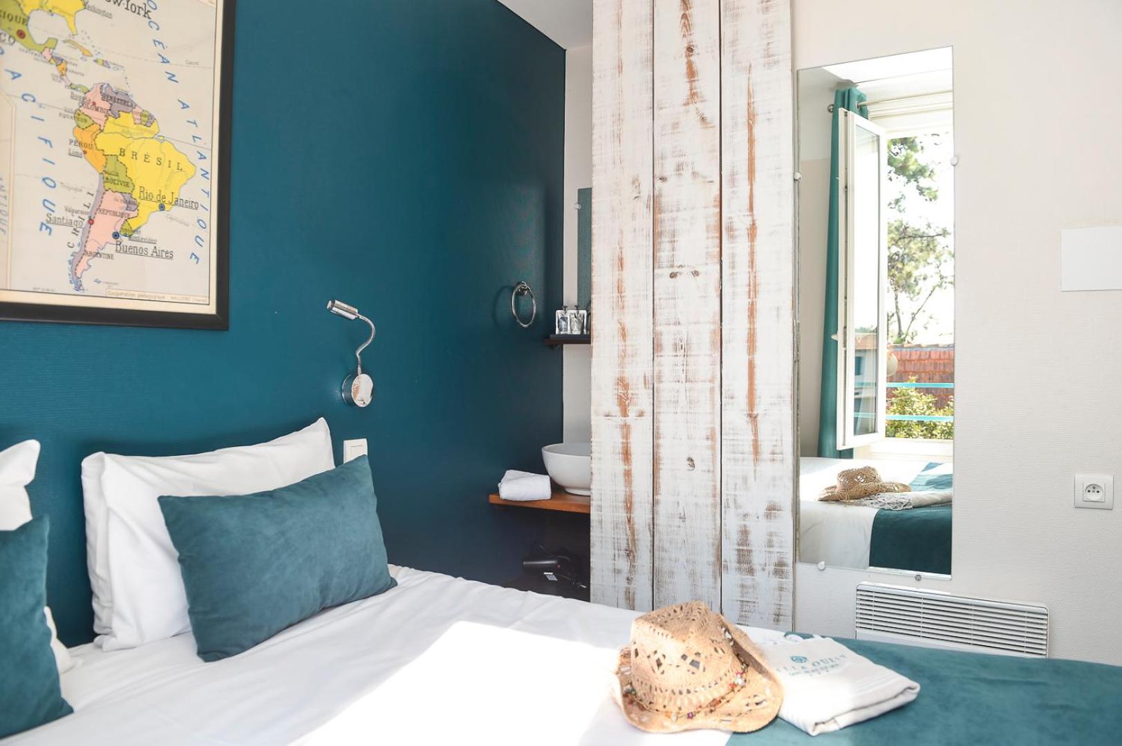 Small Double Room- Garden Side photo 2
