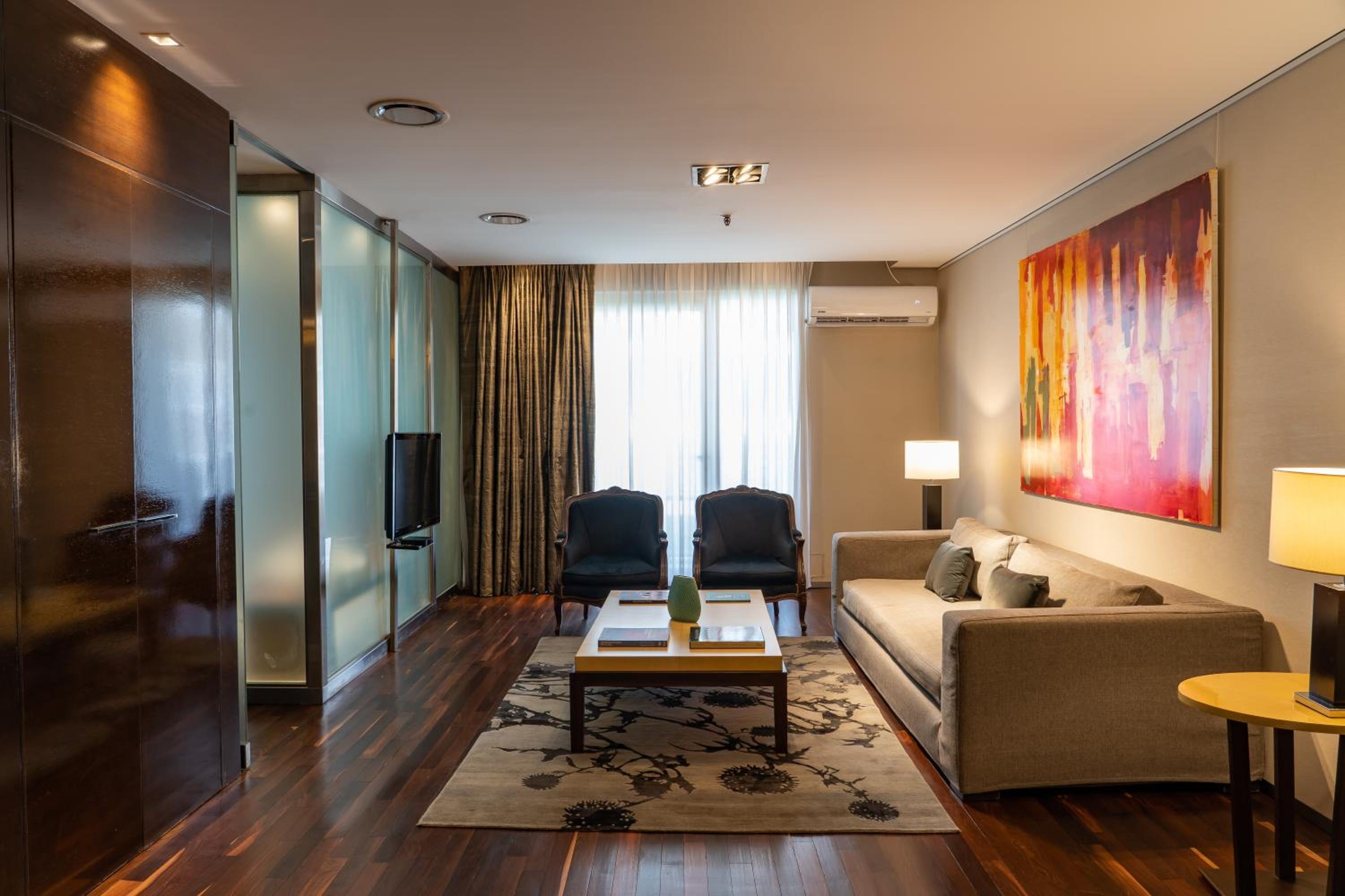Luxury Suite