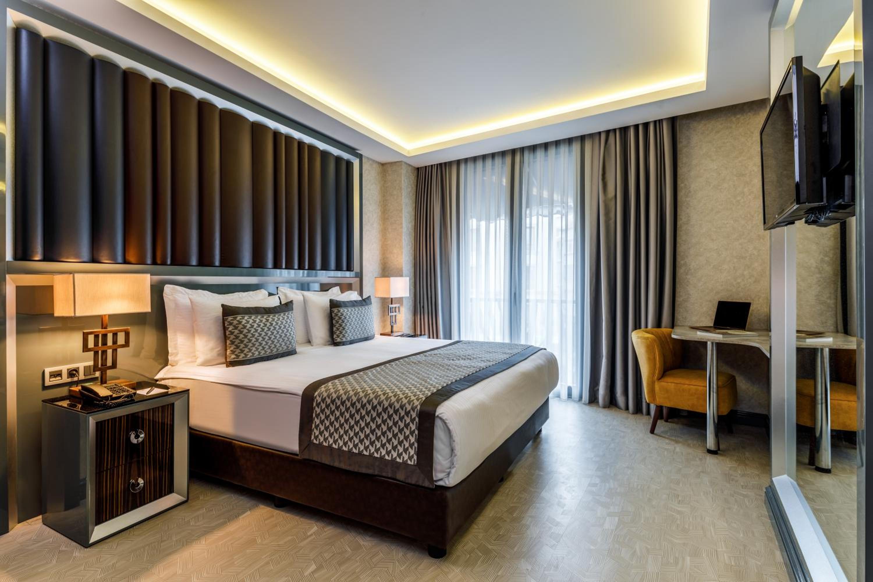 Deluxe Double or Twin Room photo 1