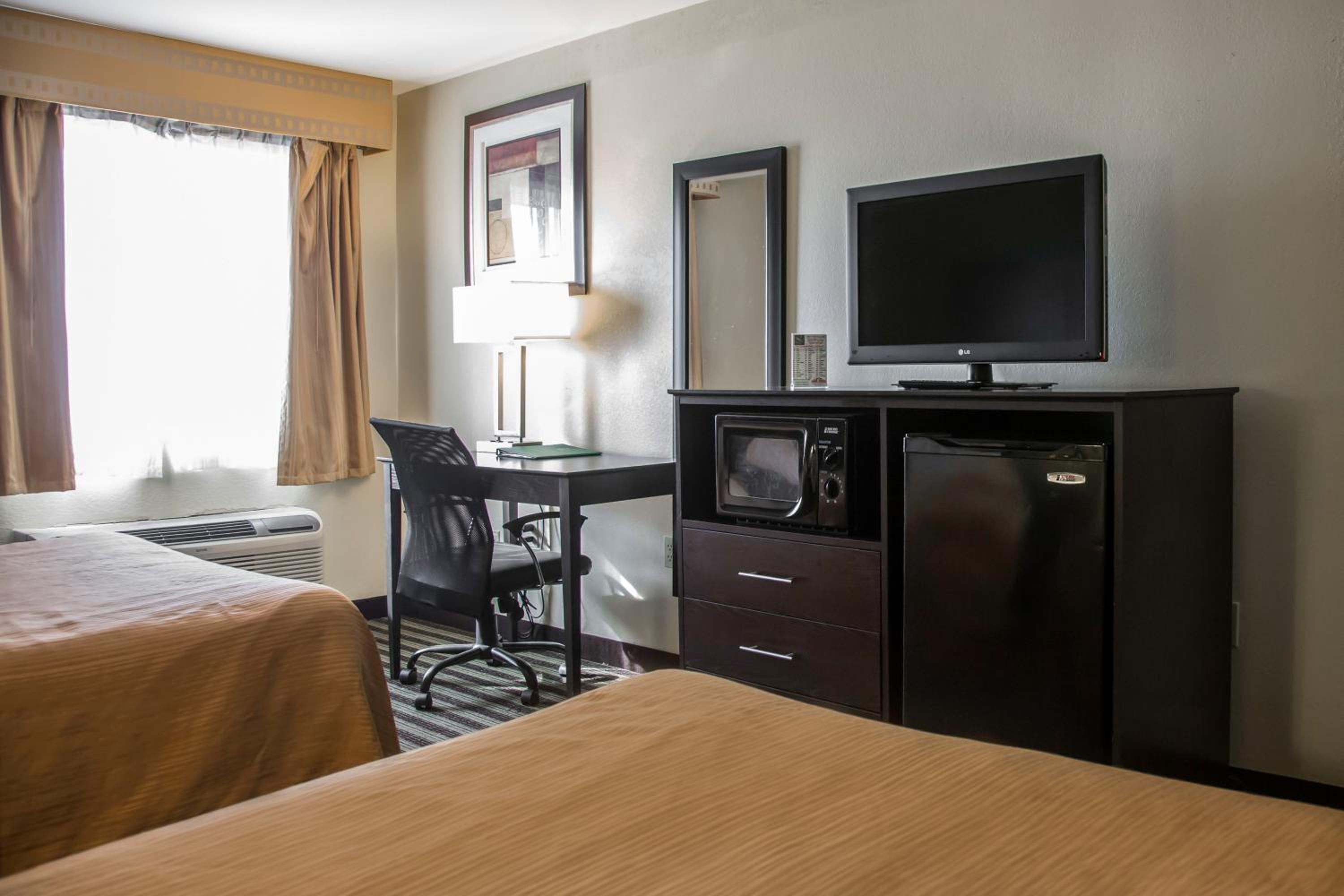 Queen Room with Two Queen Beds - Photo 1