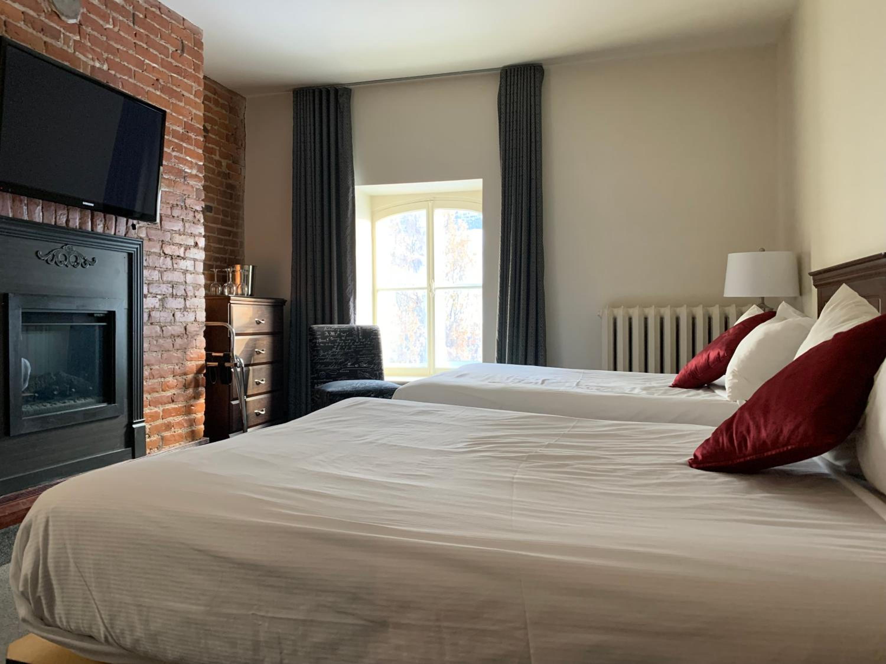Superior Double Room with Two Double Beds photo 2