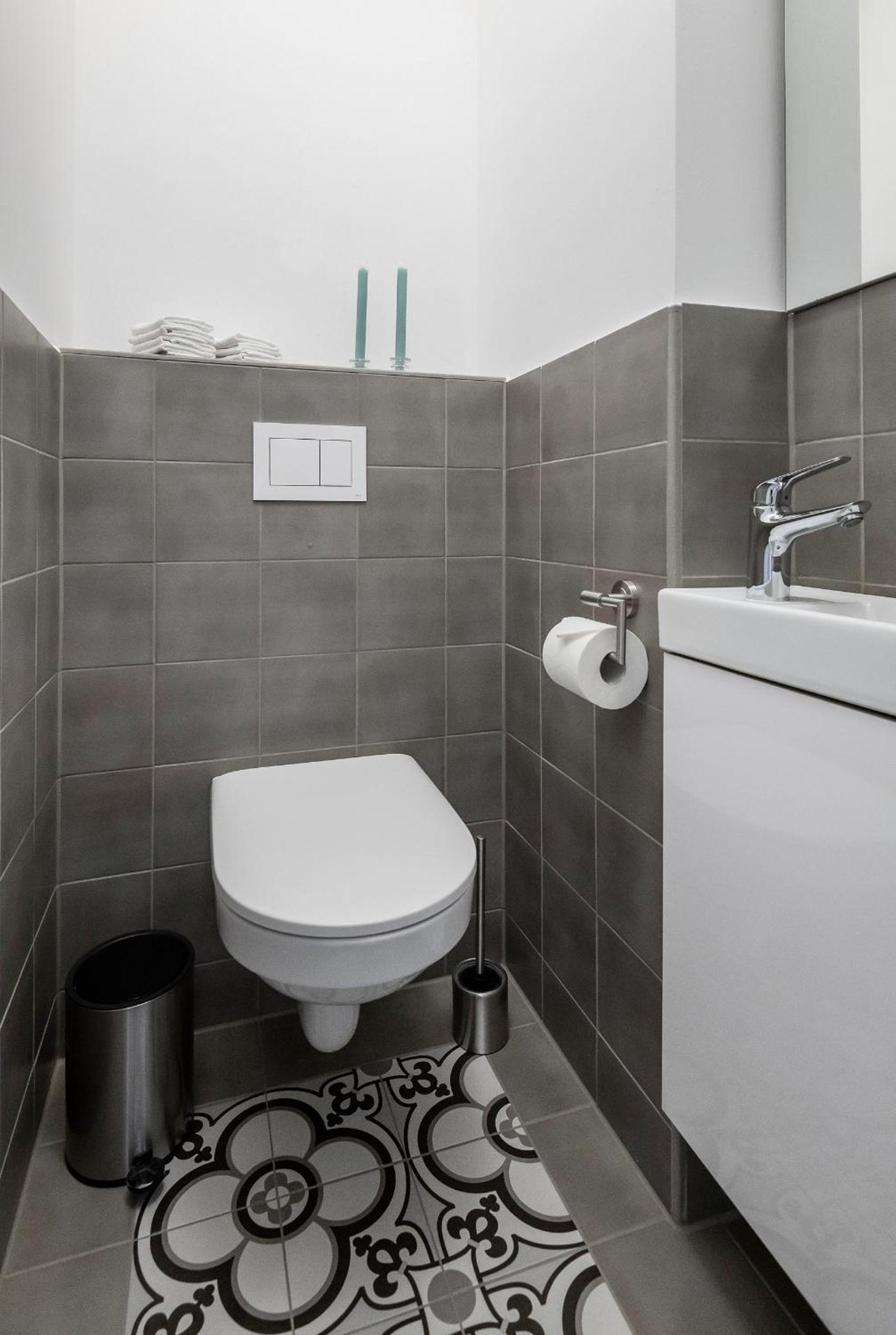 One-Bedroom Apartment photo 2