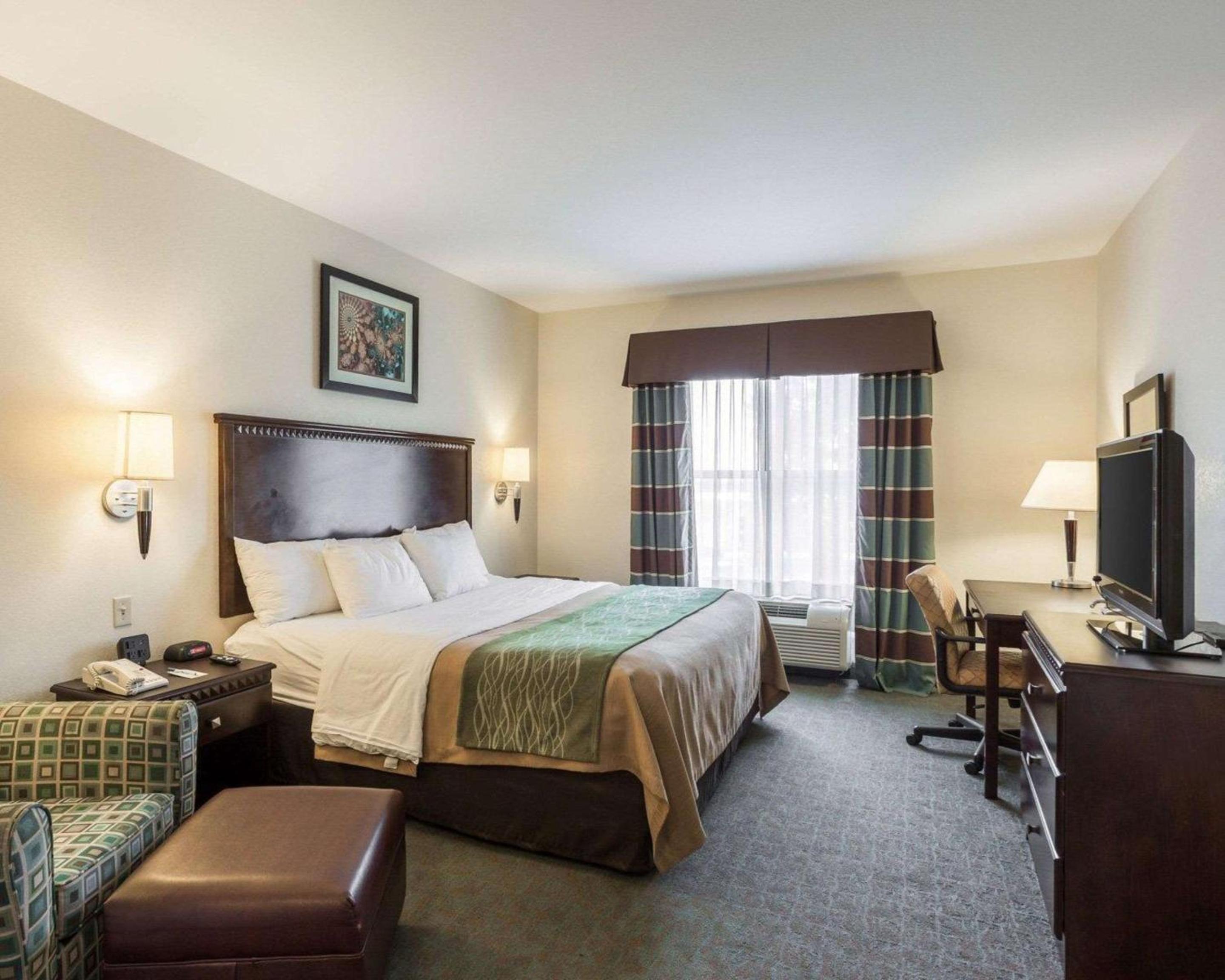 King Room - Non-Smoking - Photo 1