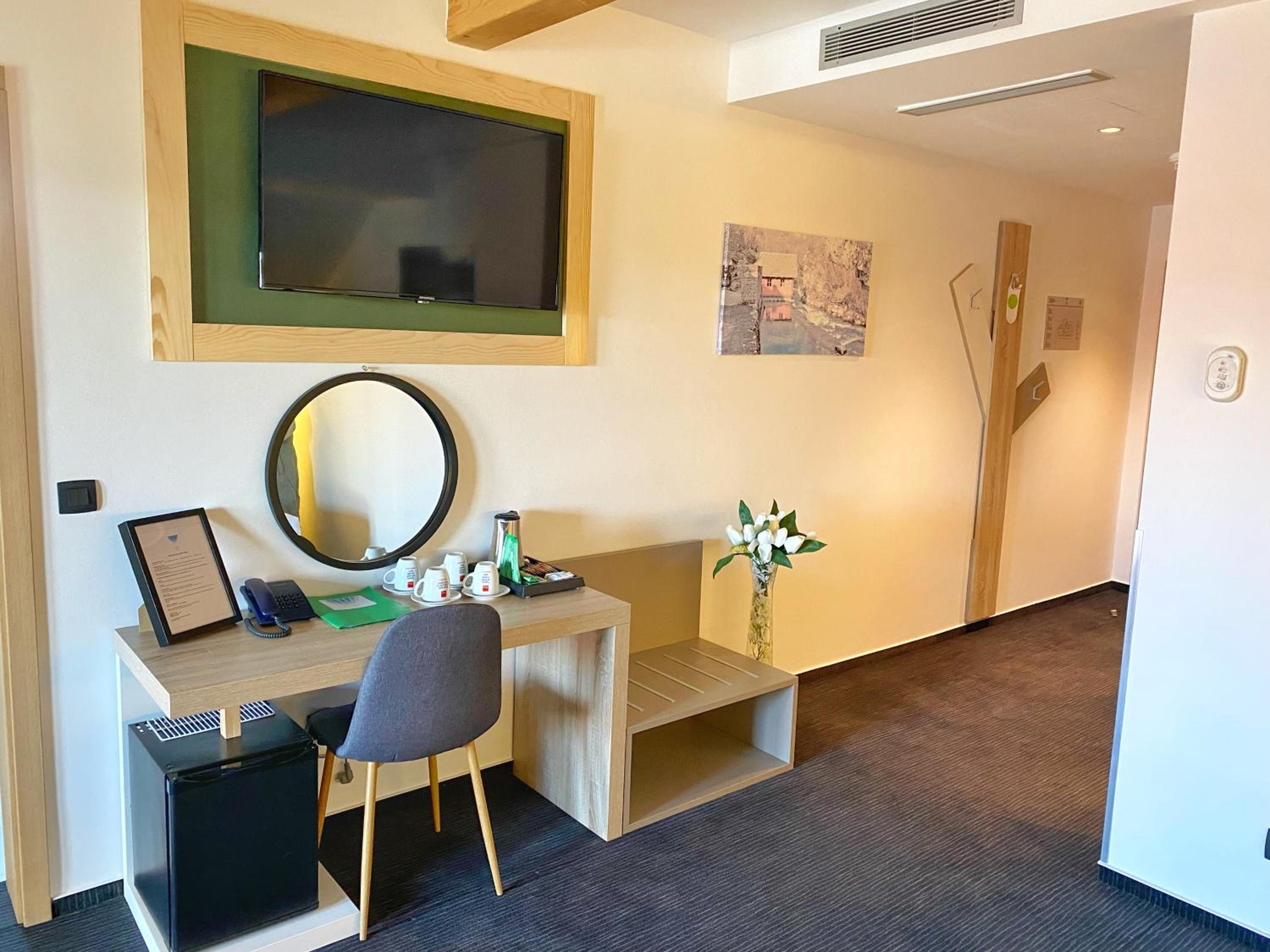 Family Suite with Balcony photo 2