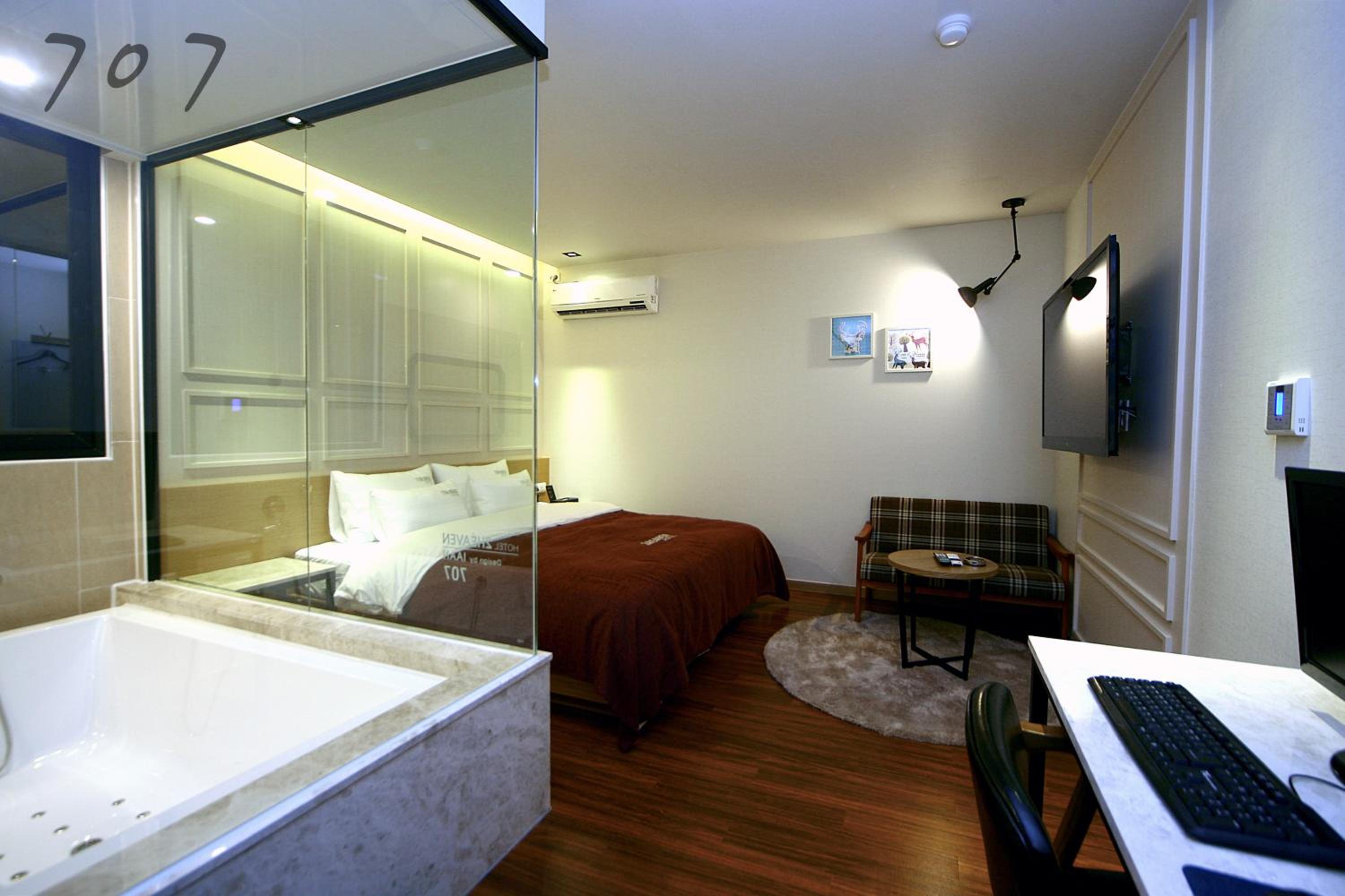 Standard Twin Room - Photo 6