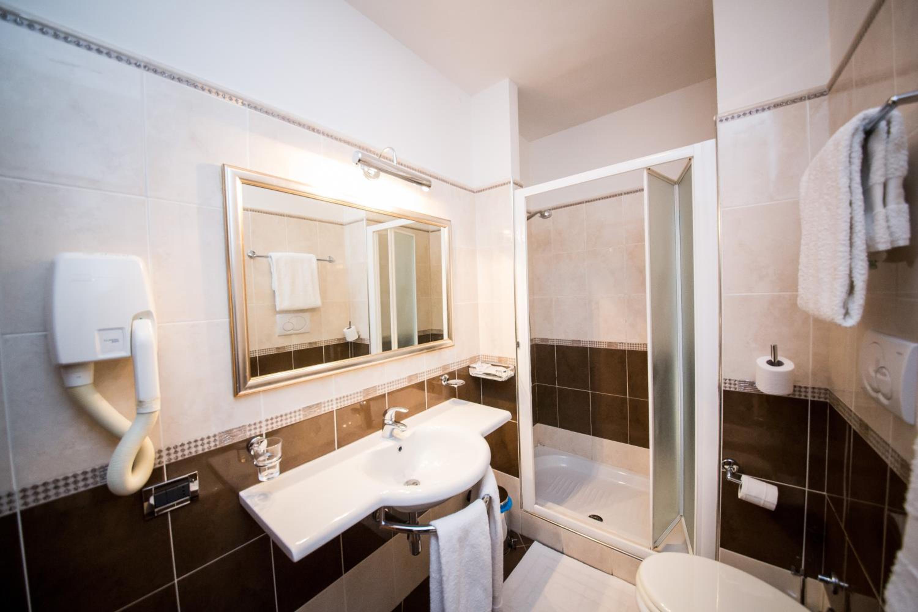 Triple Room - Photo 5