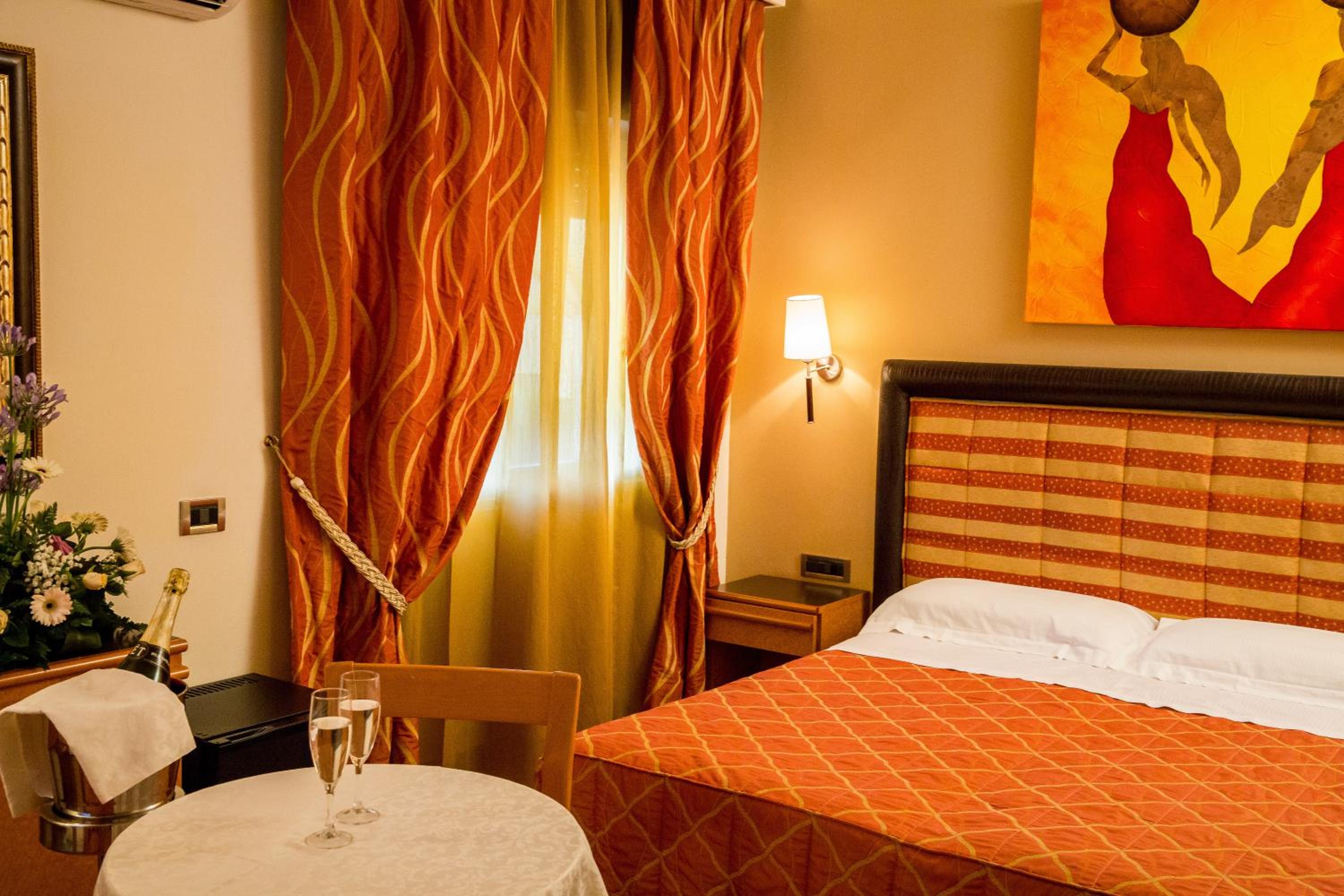 Triple Room - Photo 1