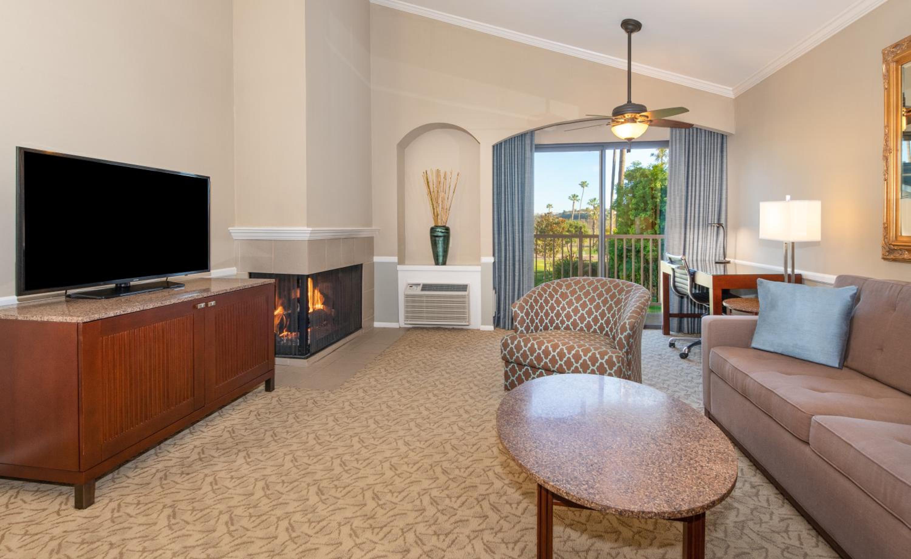 King Suite - Photo 2