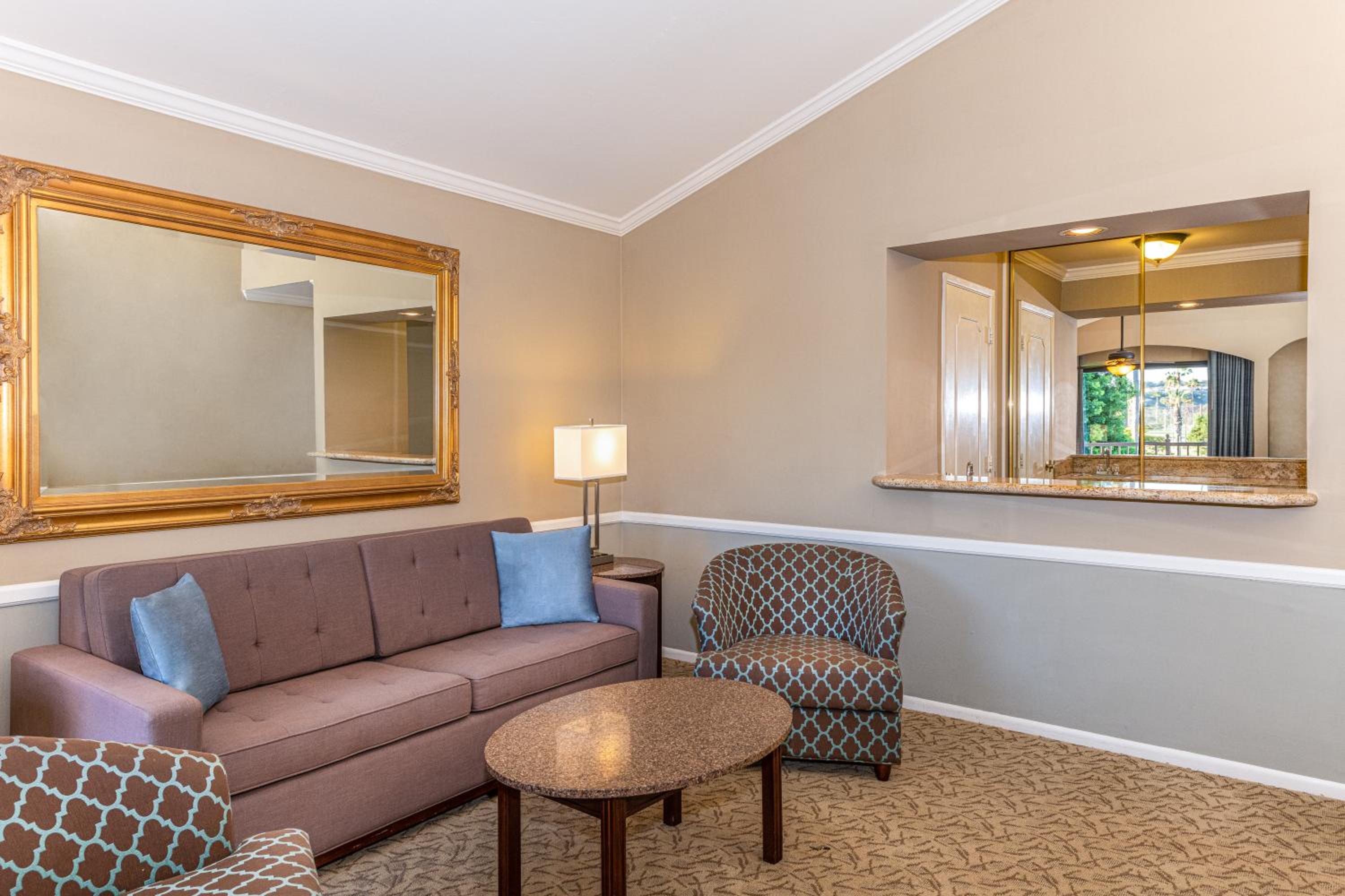 King Suite - Photo 4