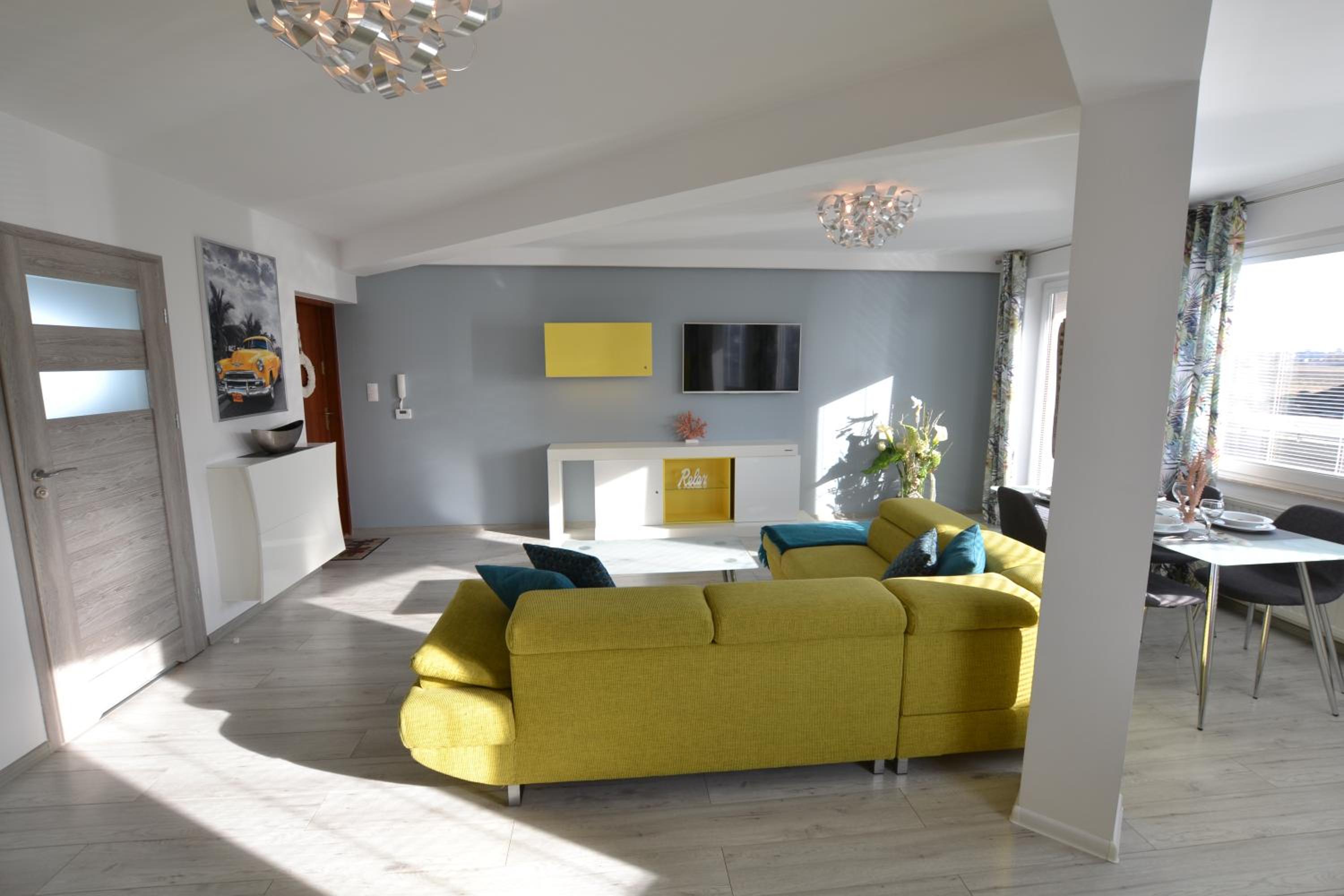 One-Bedroom Apartment - Photo 2