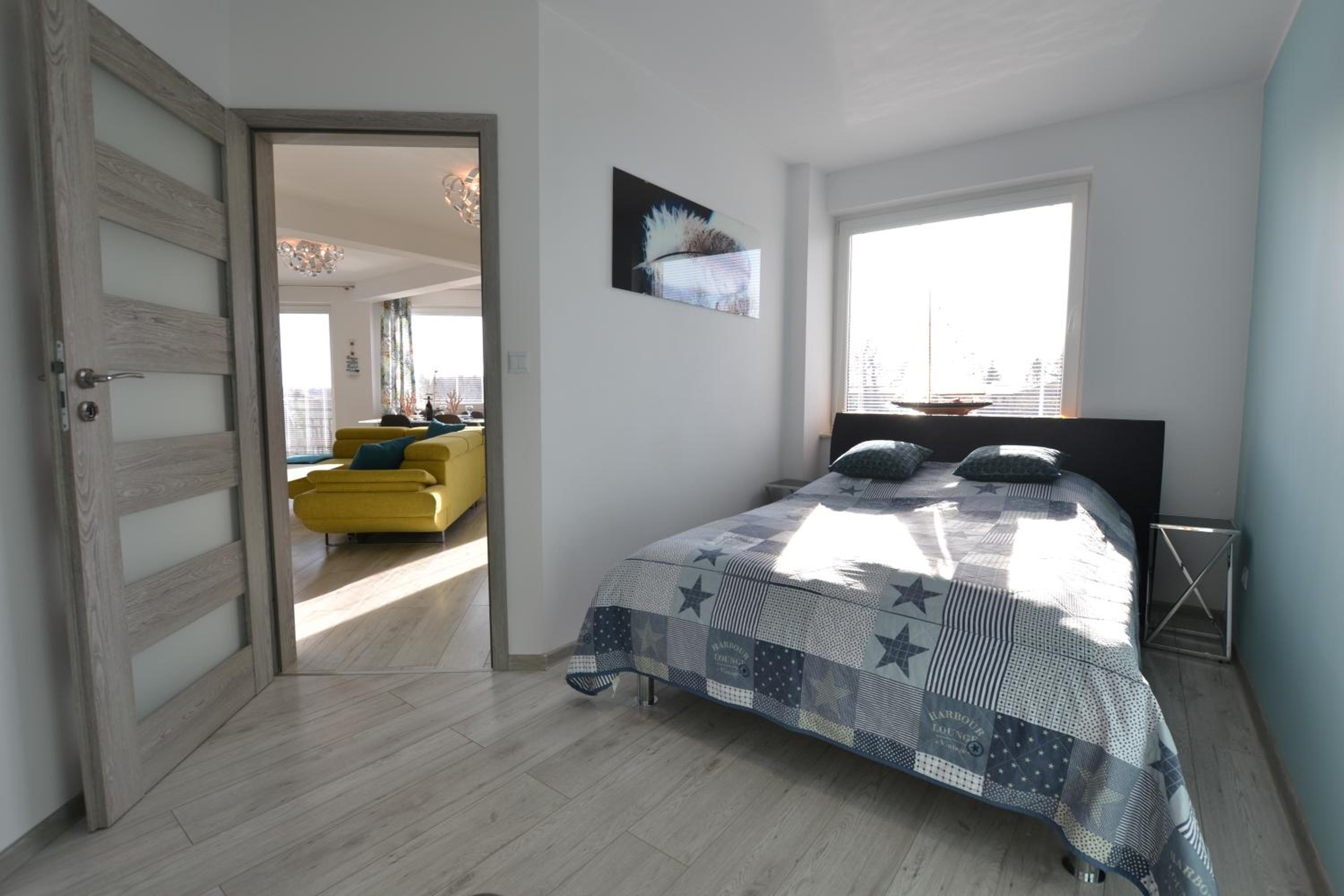 One-Bedroom Apartment - Photo 14