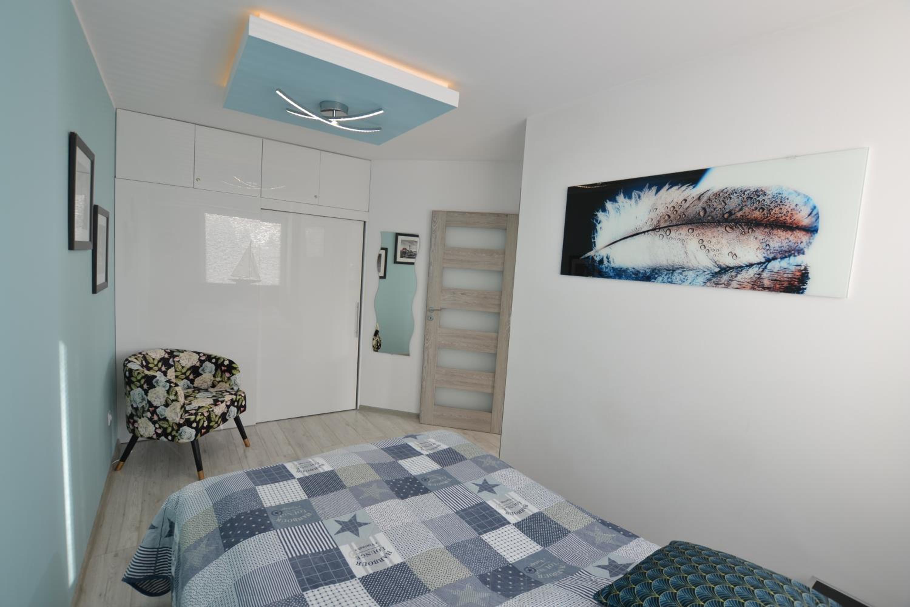 One-Bedroom Apartment - Photo 18