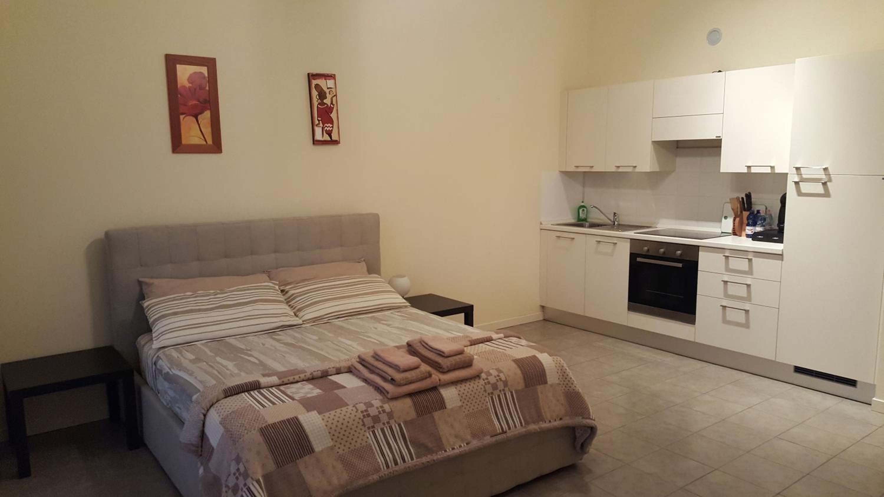 Studio (2 Adults)