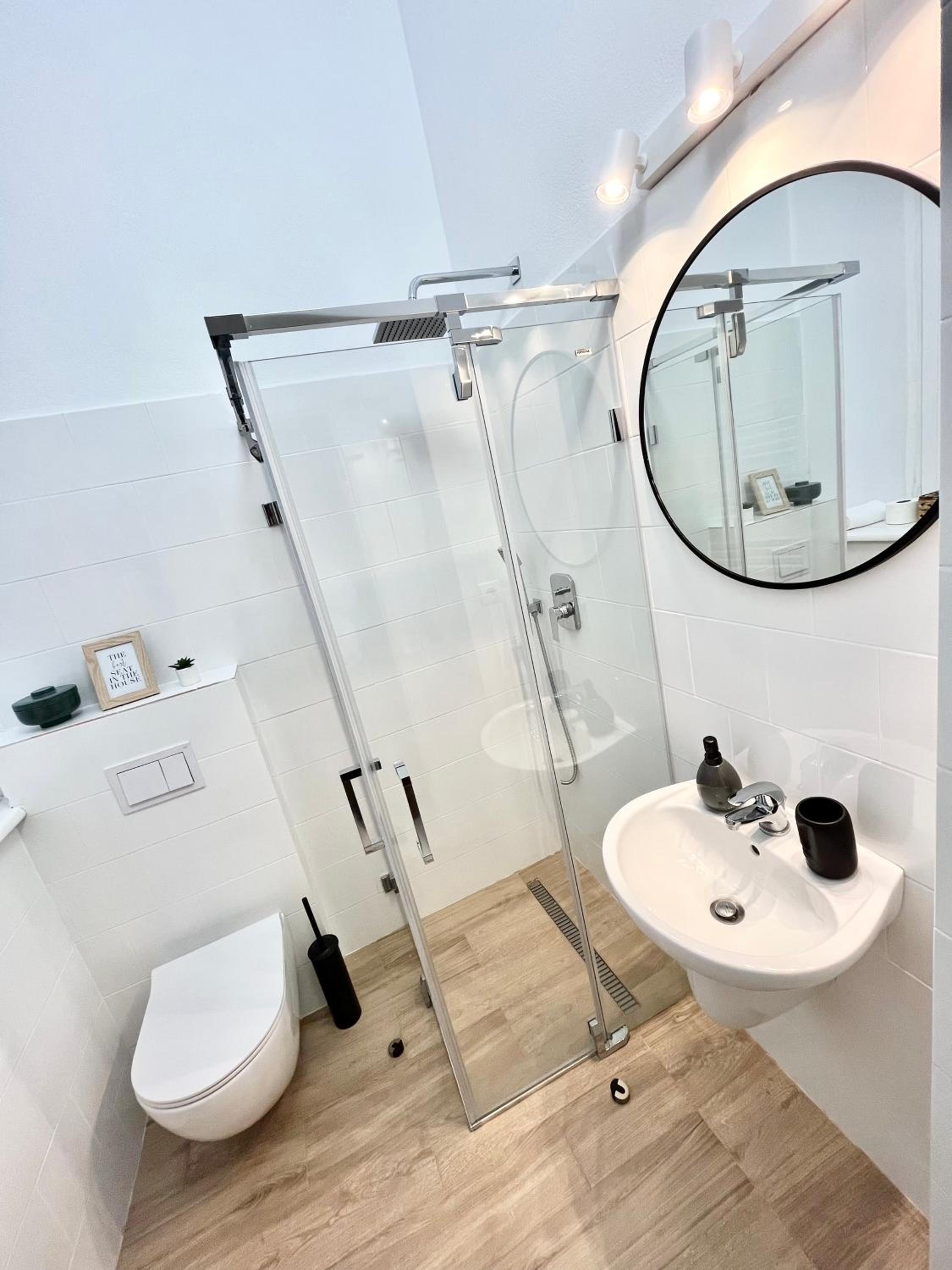 Standard Double Room - Photo 8