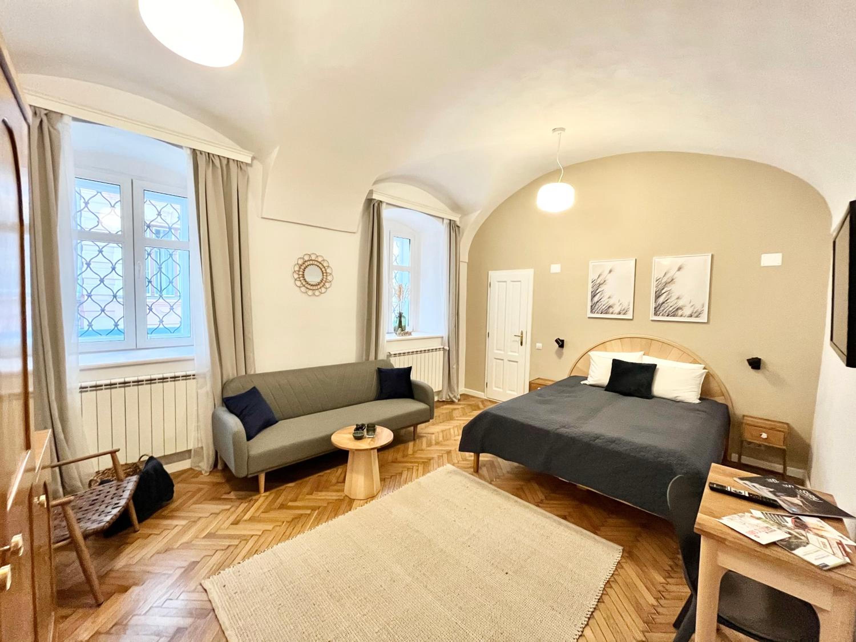 Standard Double Room - Photo 10