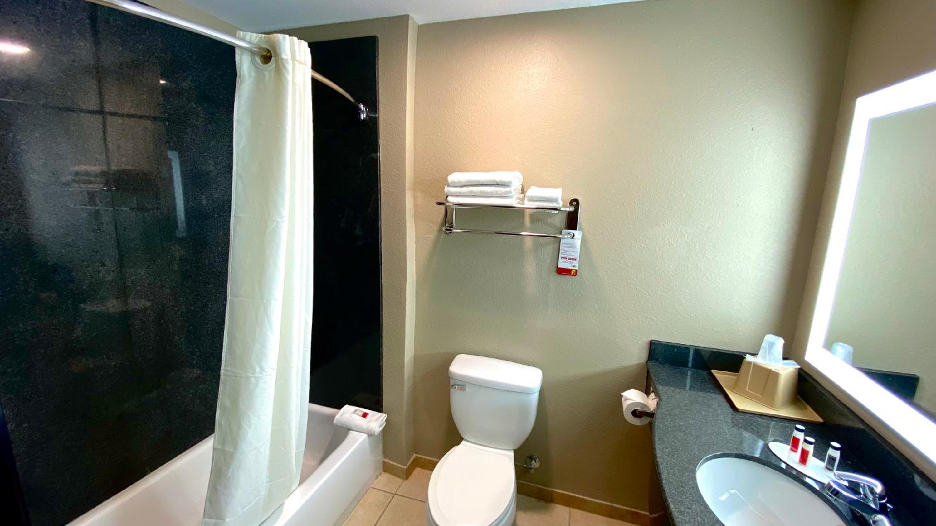 King Room - Non-Smoking - Photo 5