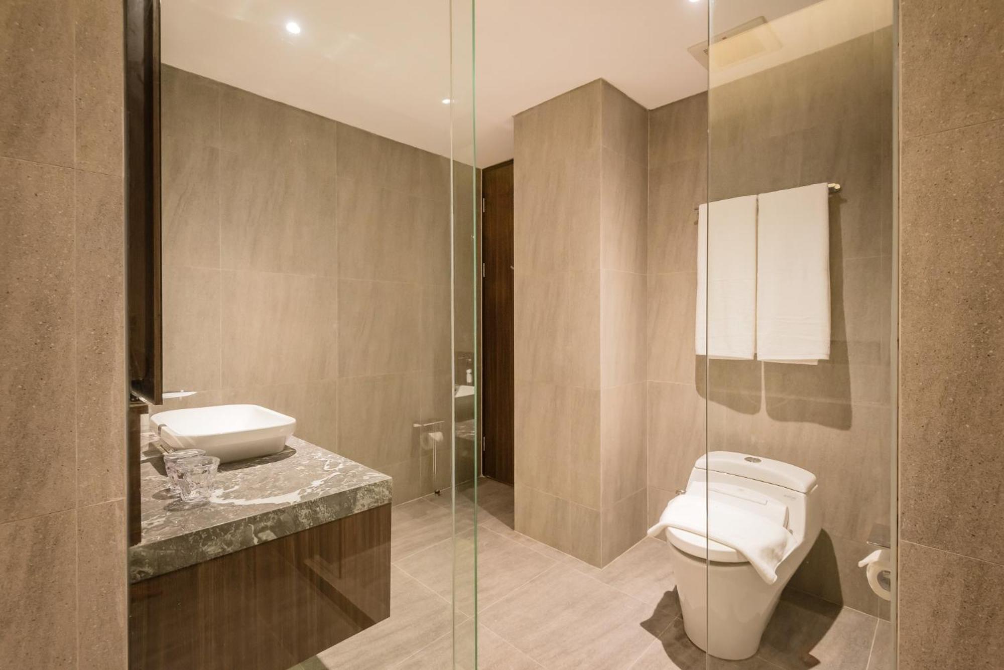Executive Twin Room - Photo 7