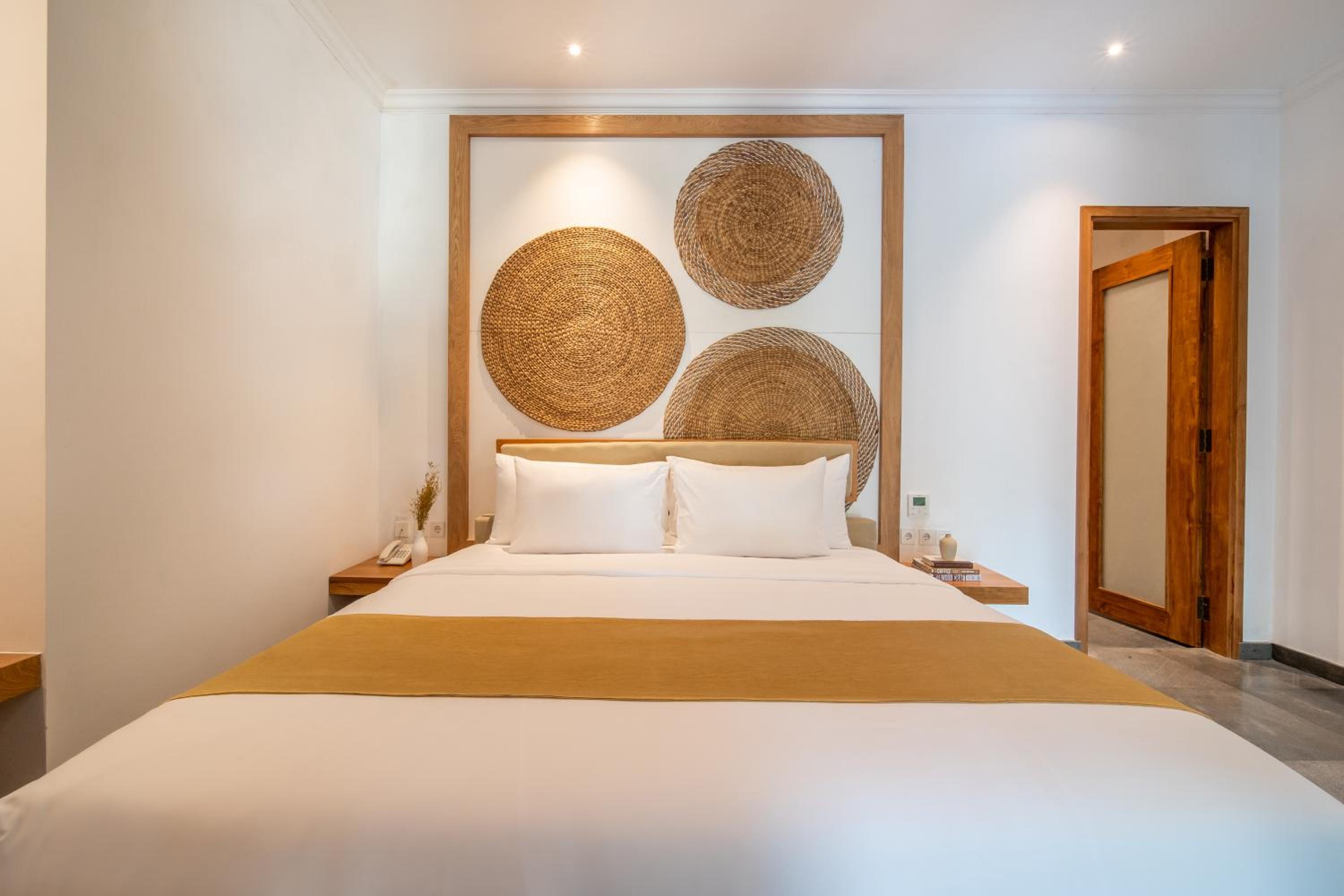 Deluxe Room - Photo 1
