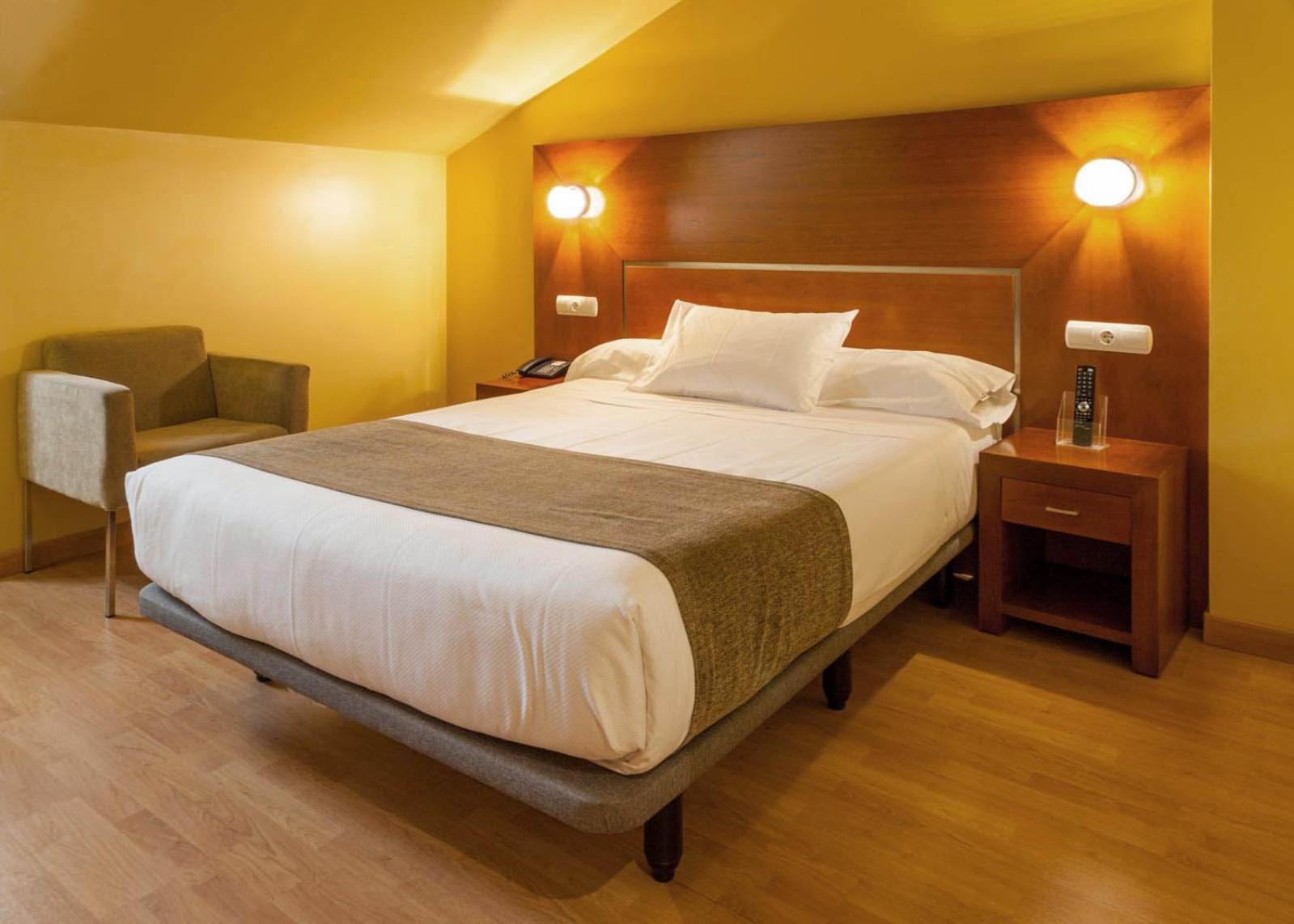 Double Room - Photo 5