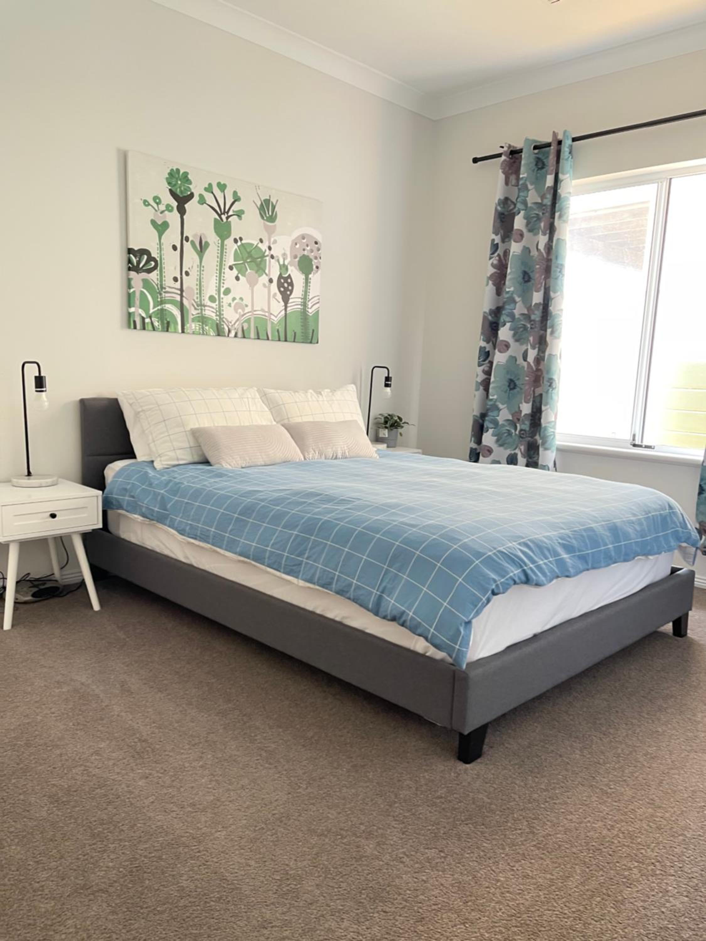 Three-Bedroom House photo 2