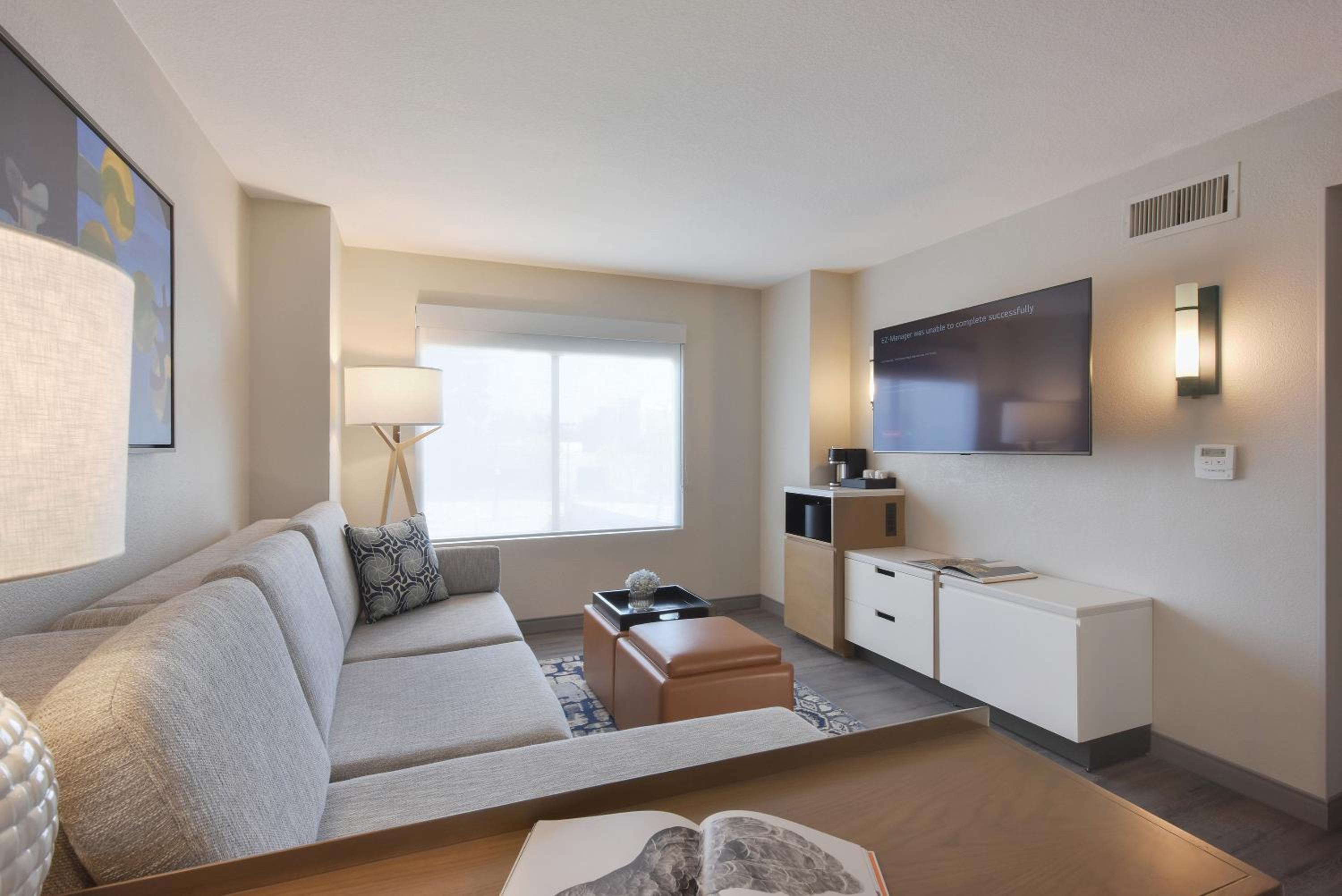 One-Bedroom Double Suite - Photo 3