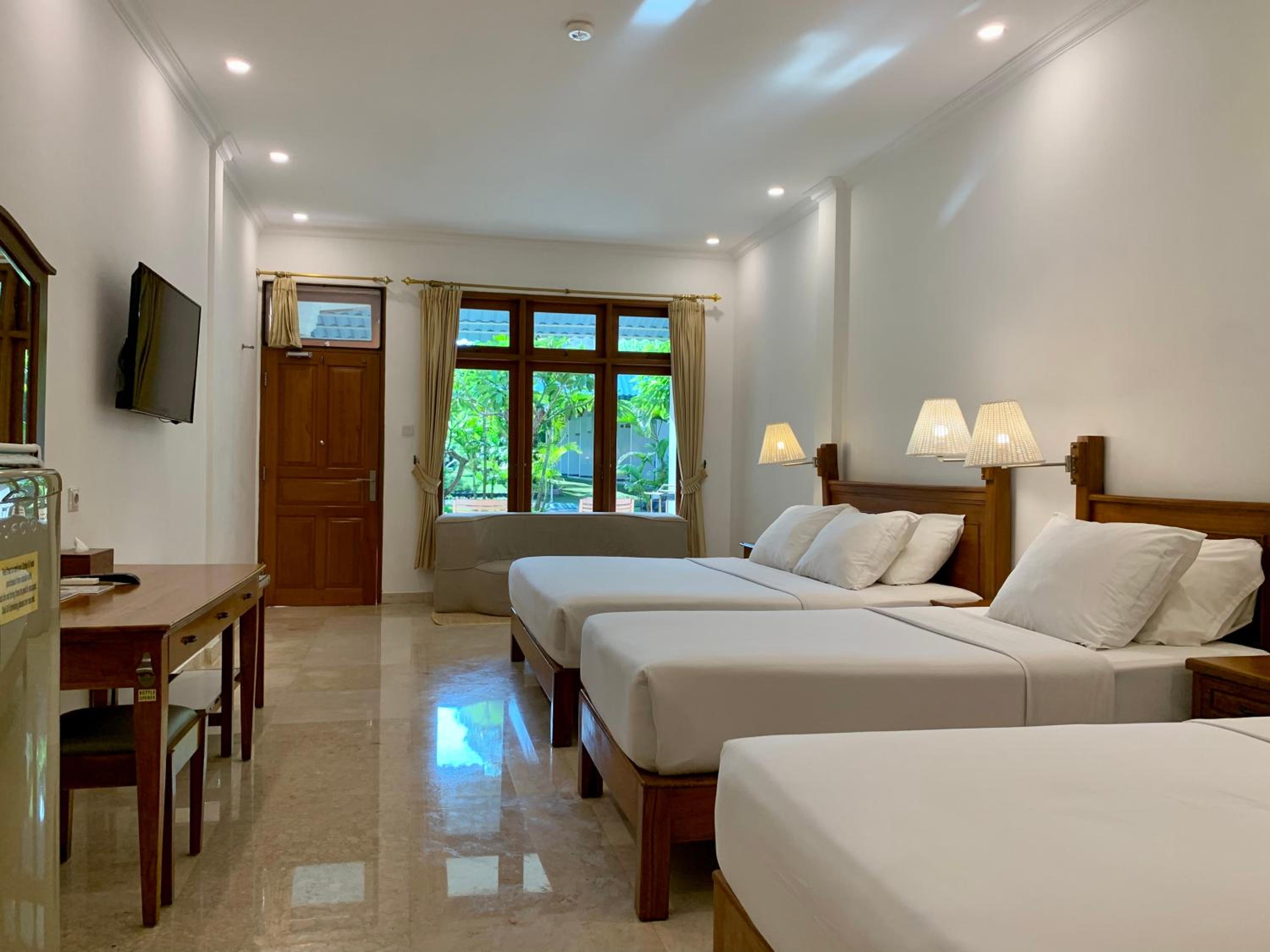 Quadruple Room - Photo 11