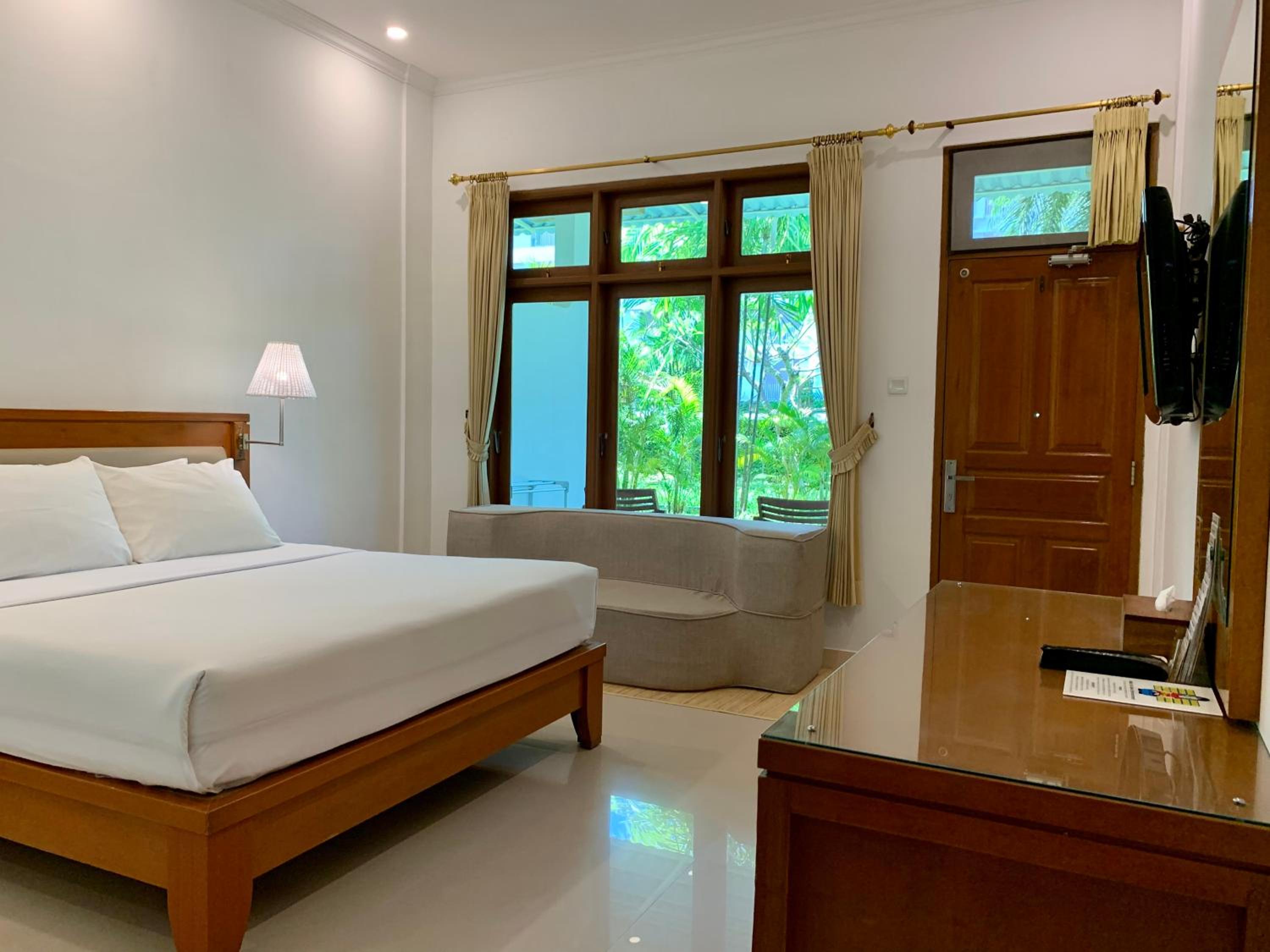 Superior King Room - Photo 19