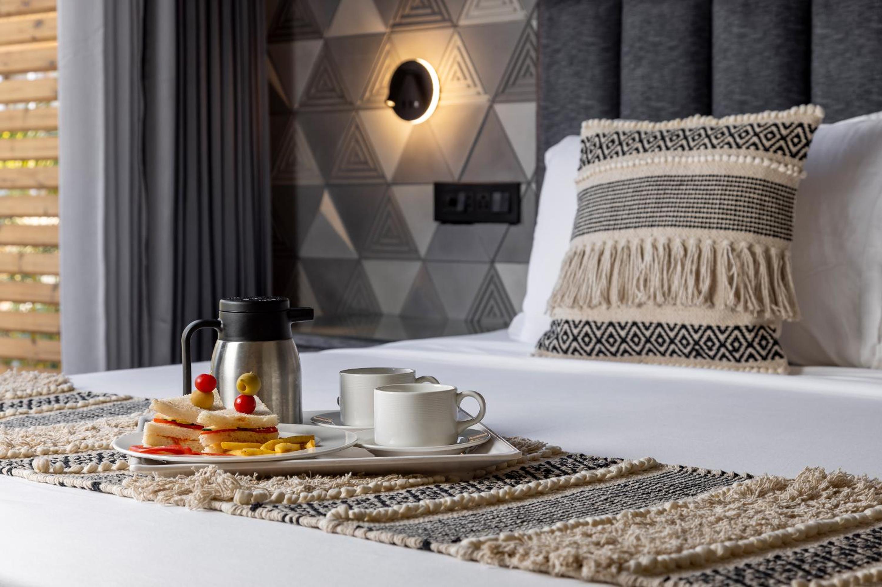 Deluxe Room With River View - Photo 8
