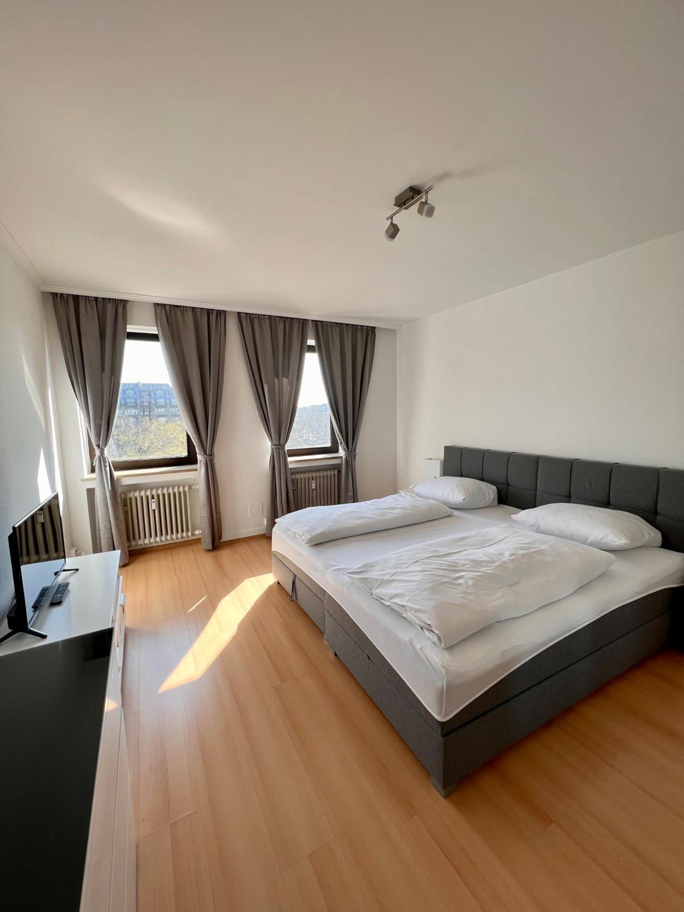 Superior Apartment without Rhine River View/ Neighboring house