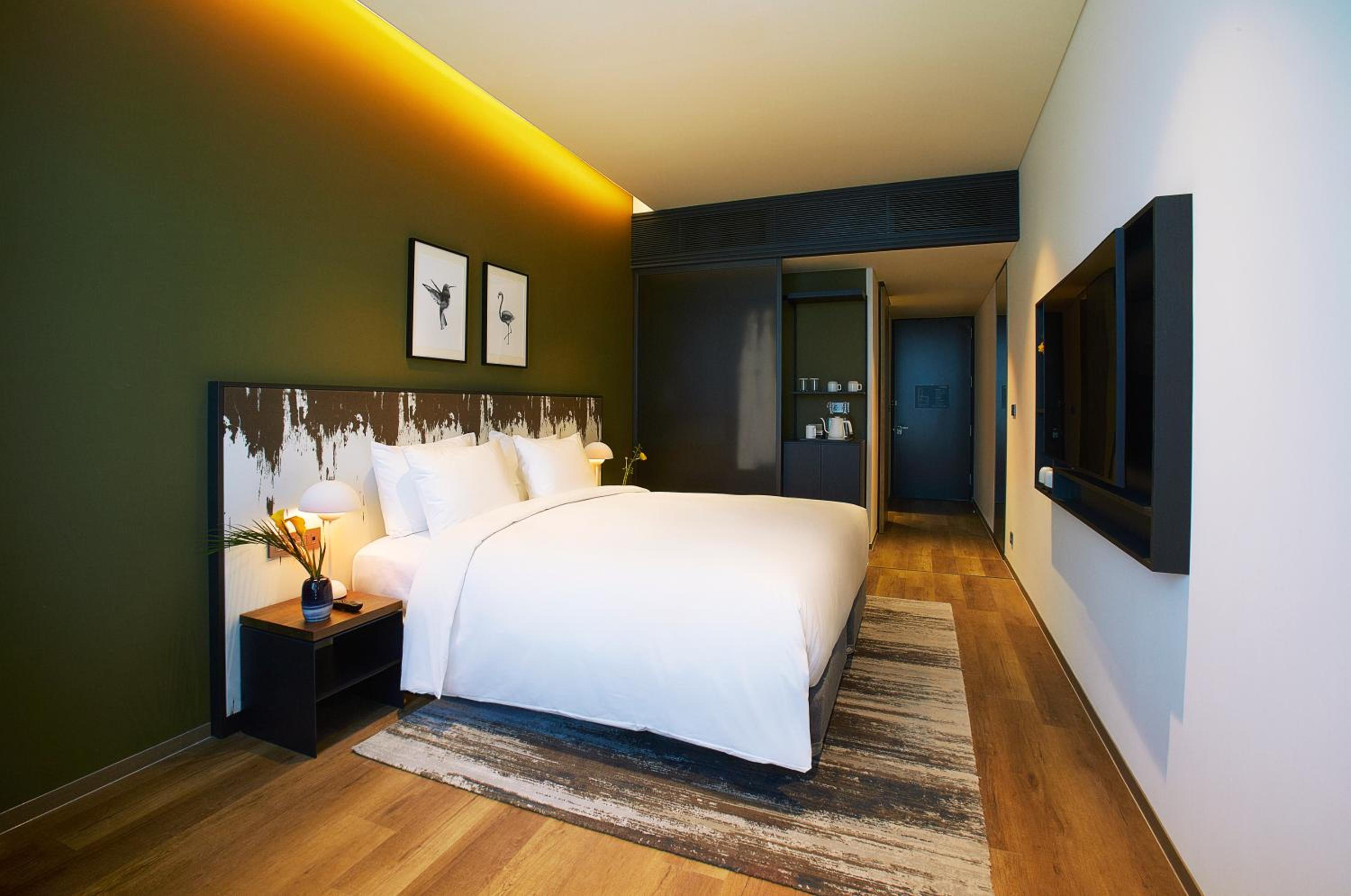 Premium King Room - Photo 1