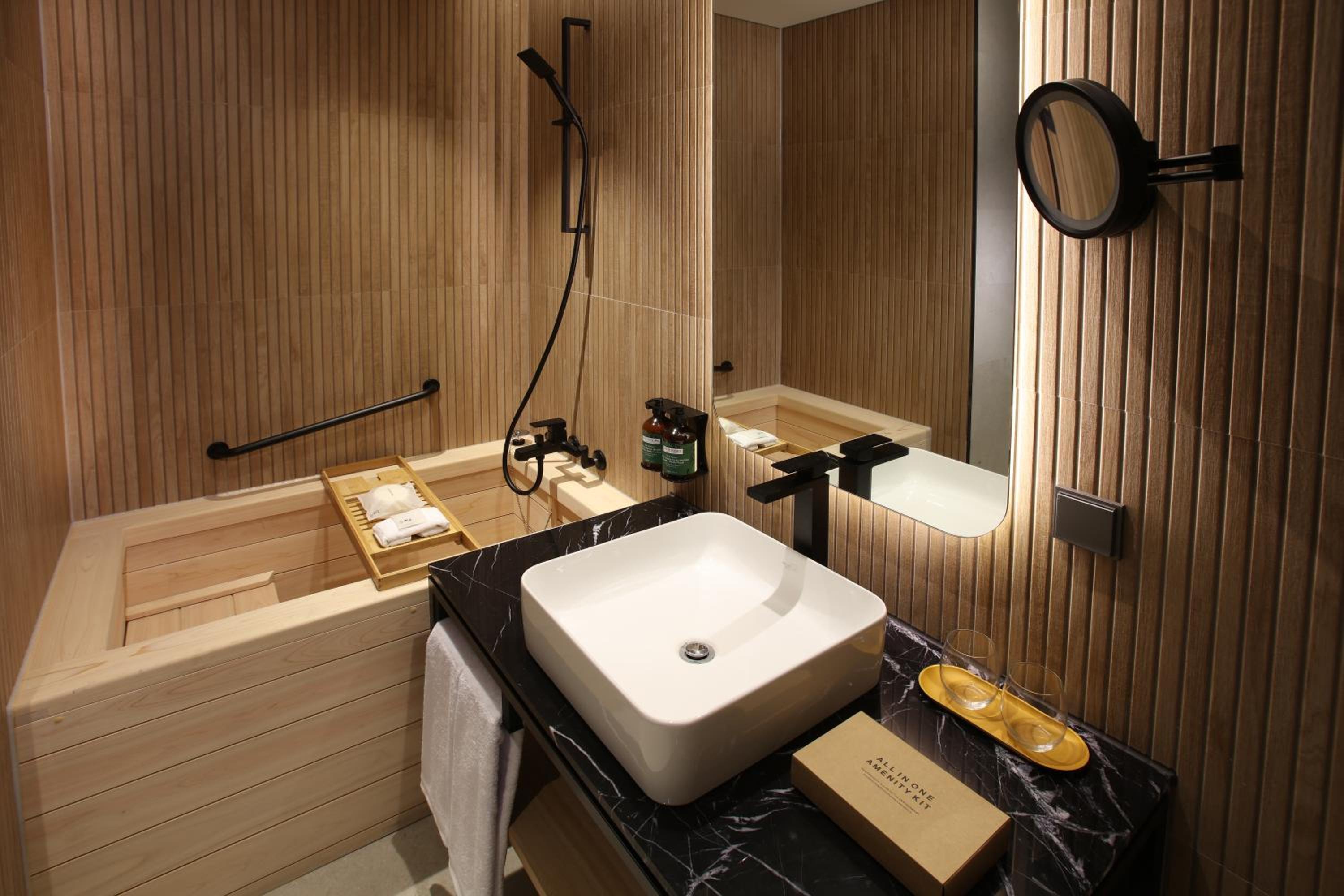 Premium King Room with Hinoki Bath