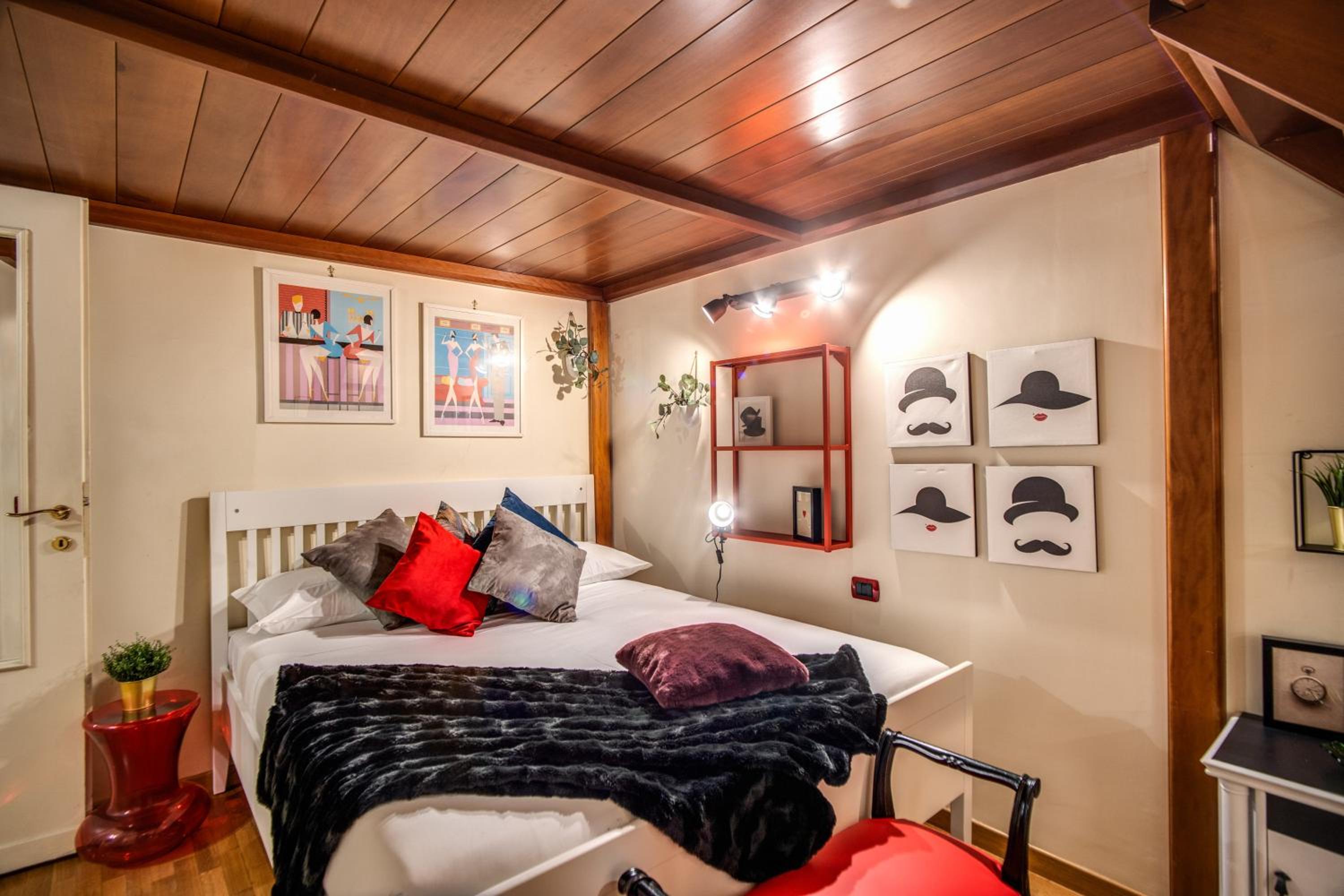 Three-Bedroom Apartment photo 2