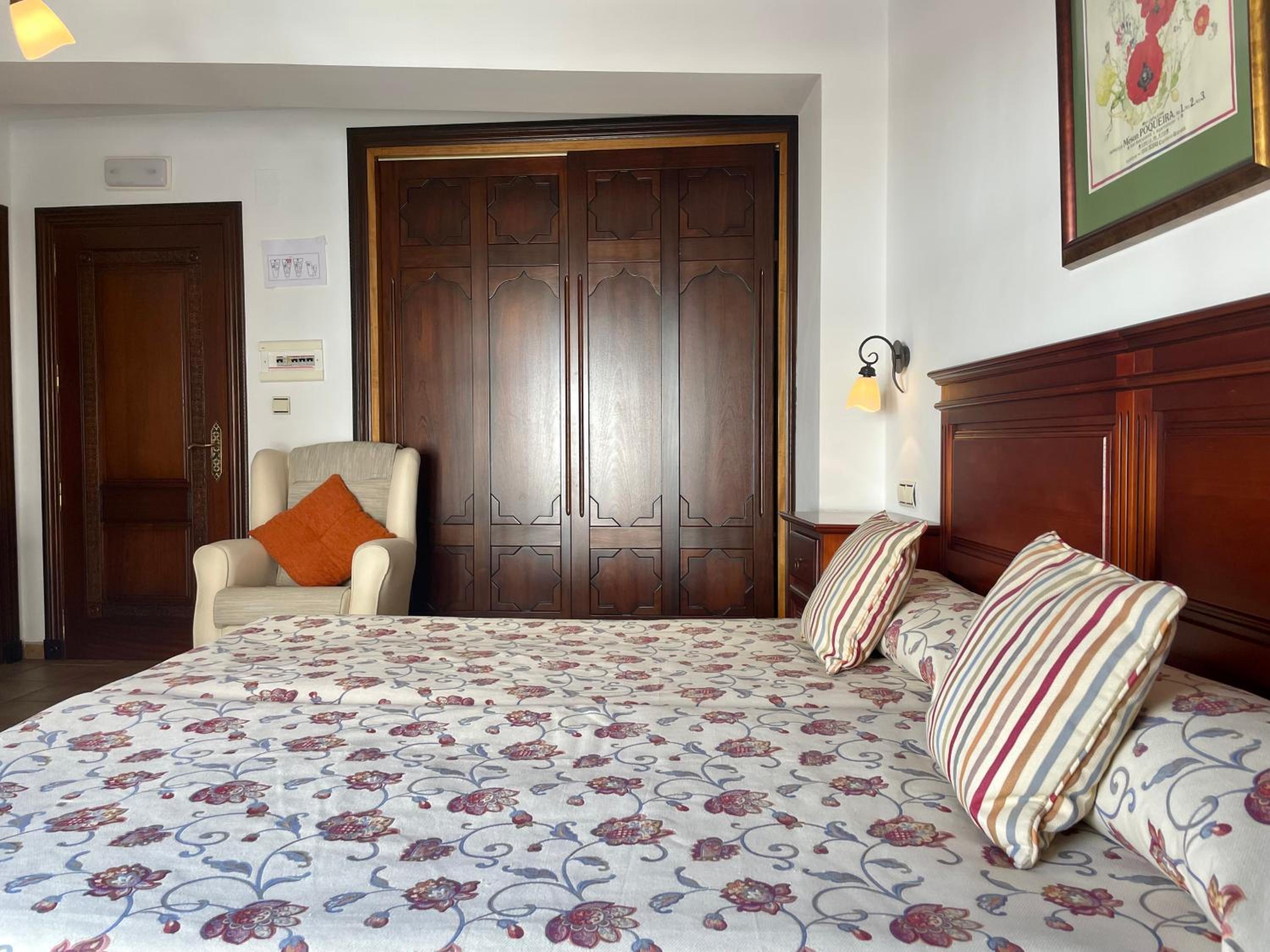 Superior Double or Twin Room with Mountain View - Photo 4