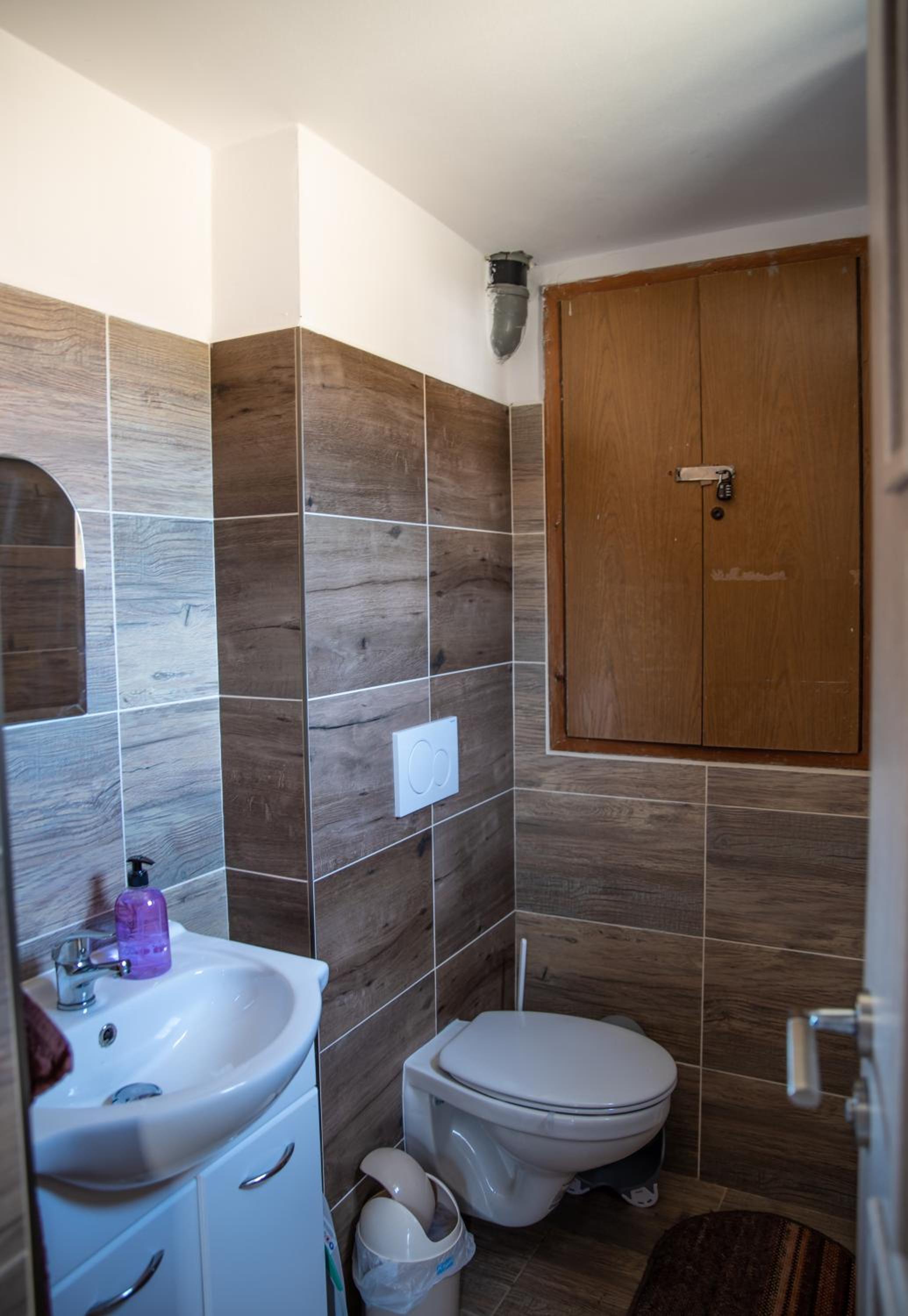 Three-Bedroom Suite - Photo 92